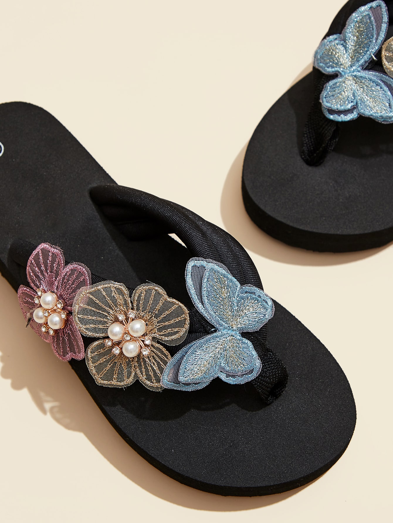 In Multicolor Women Flip-Flops