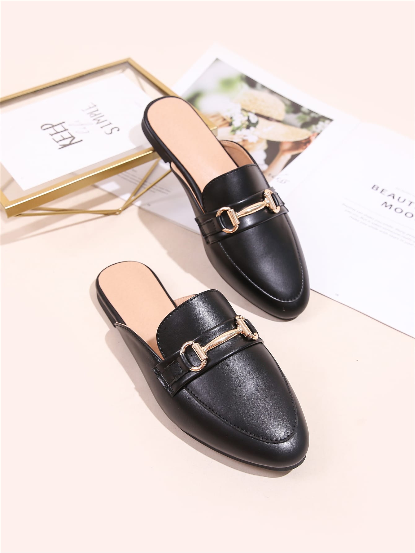 Women Flats