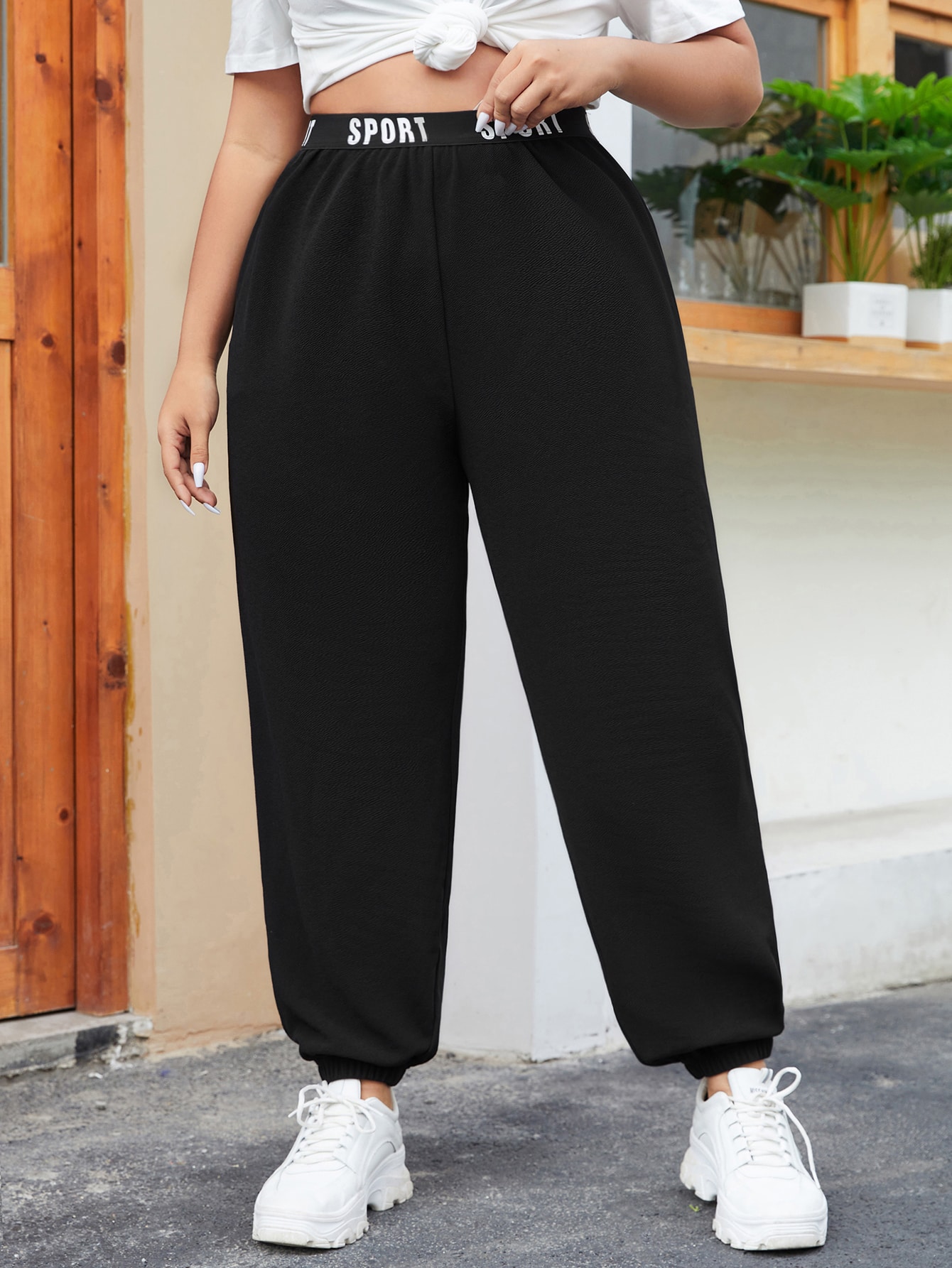 In Black Plus Size Sweatpants