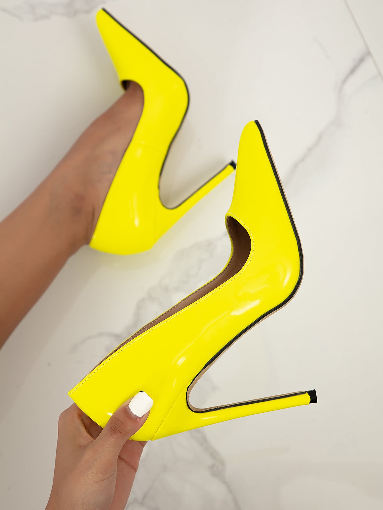 In Yellow Women Pumps