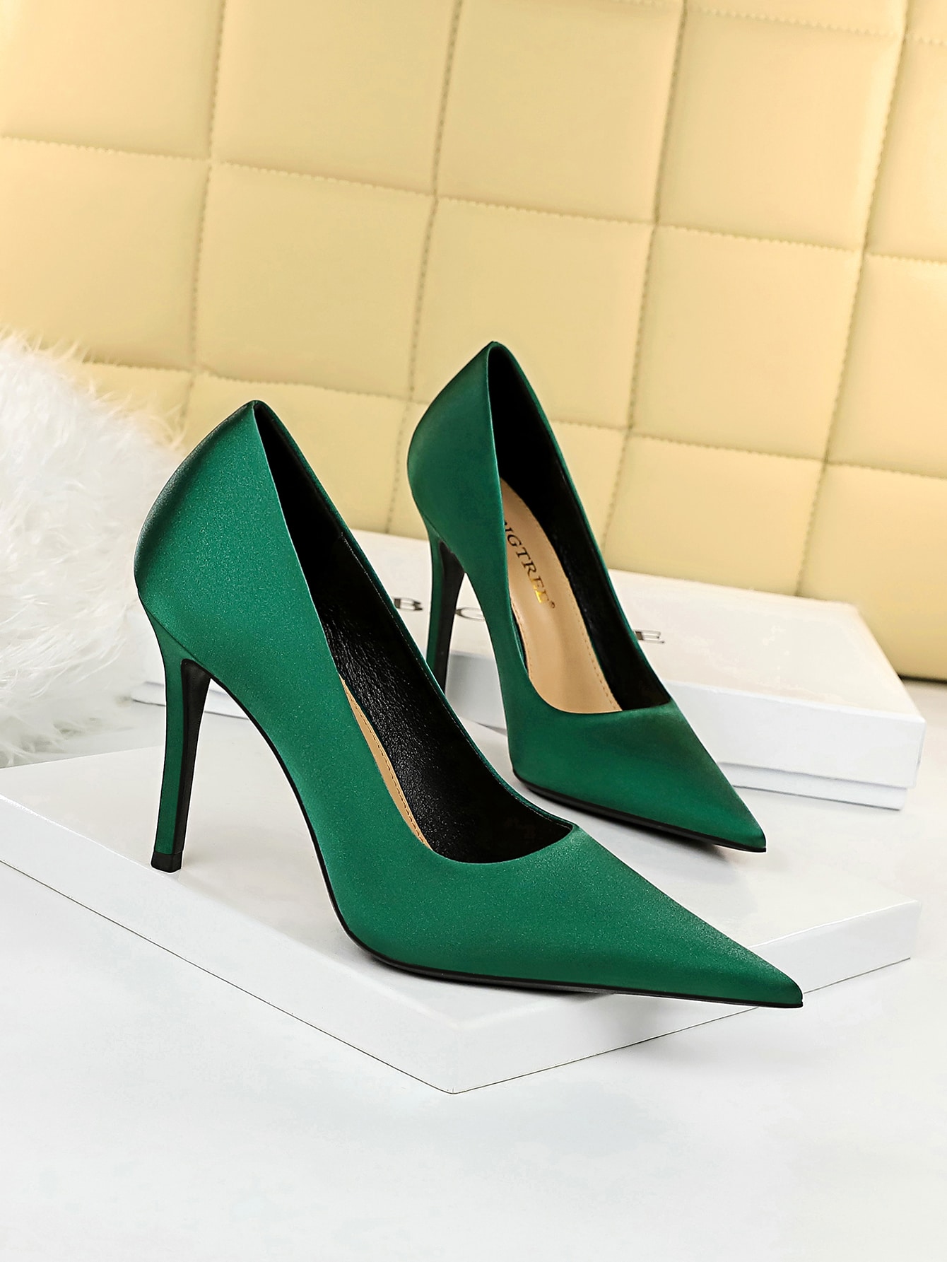 In Green Women Pumps