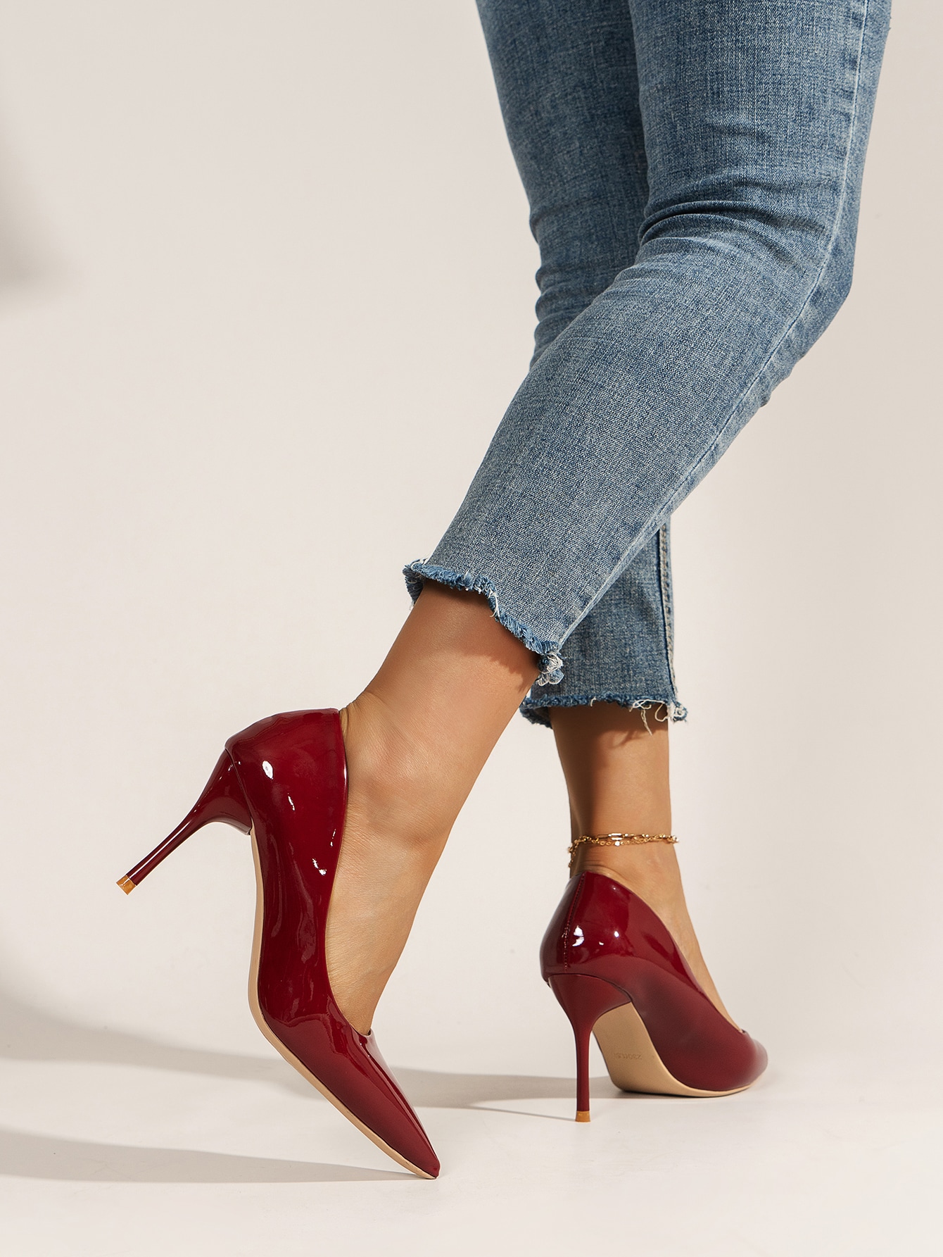 In Burgundy Women Pumps