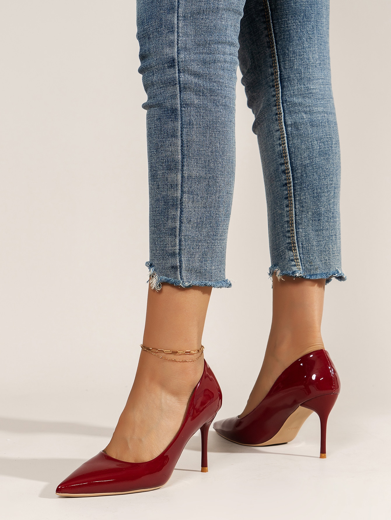 In Burgundy Women Pumps