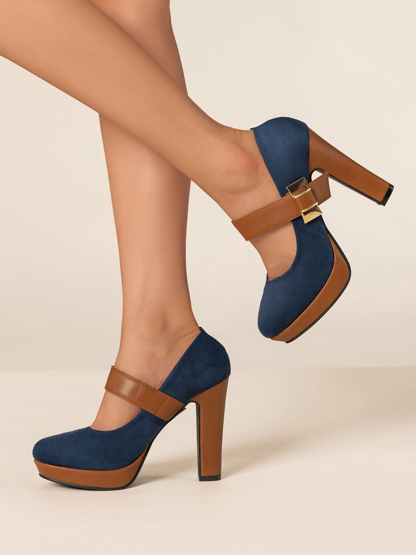 In Navy Blue Women Pumps