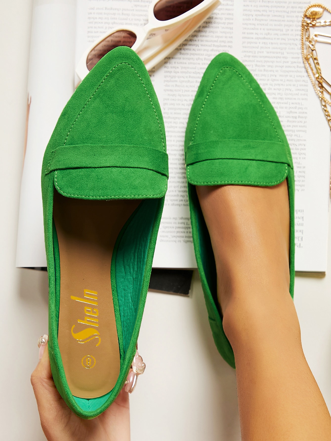 In Green Women Flats