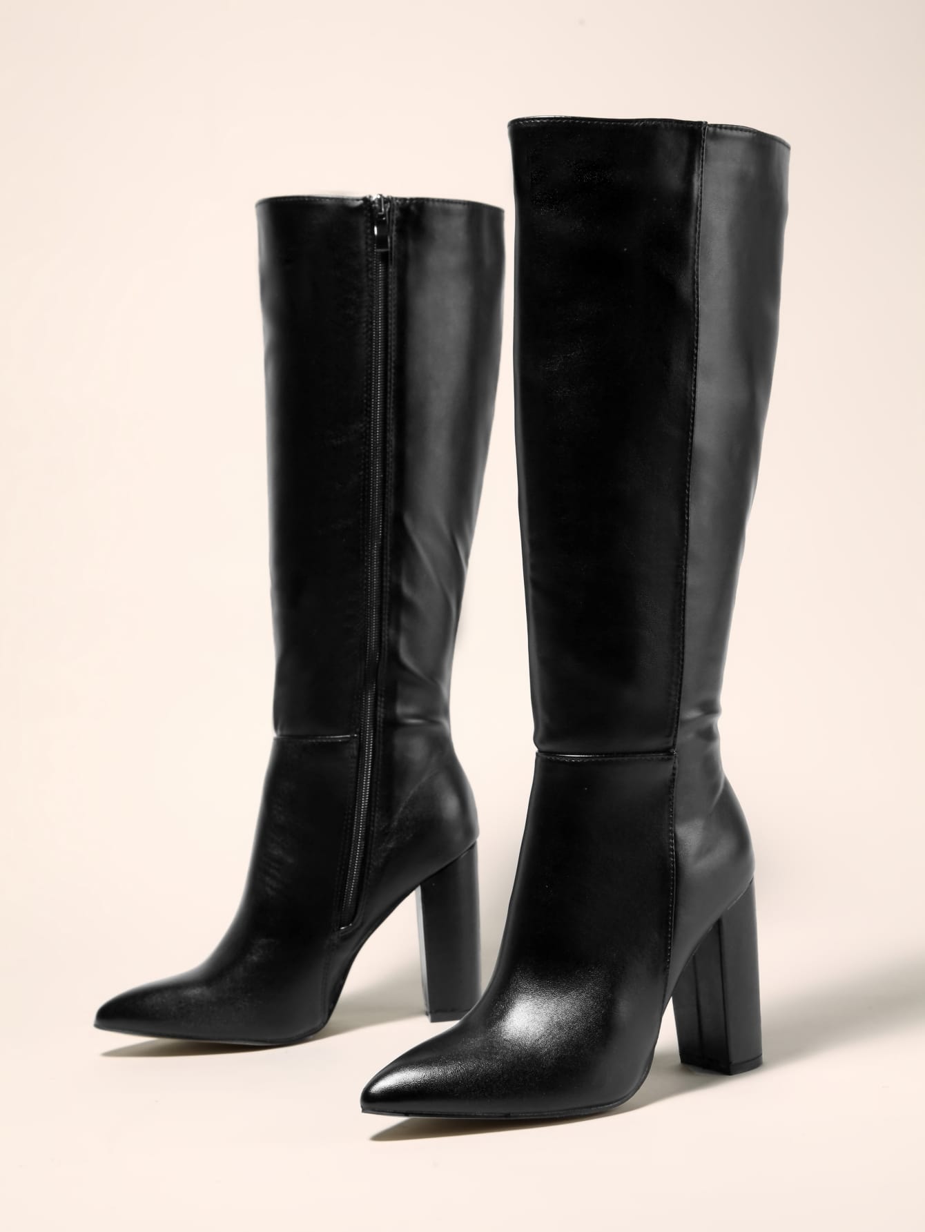 In Black Women Knee-High Boots