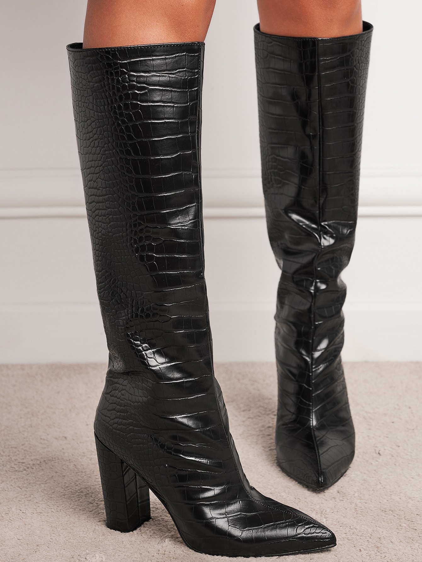 In Black Women Knee-High Boots