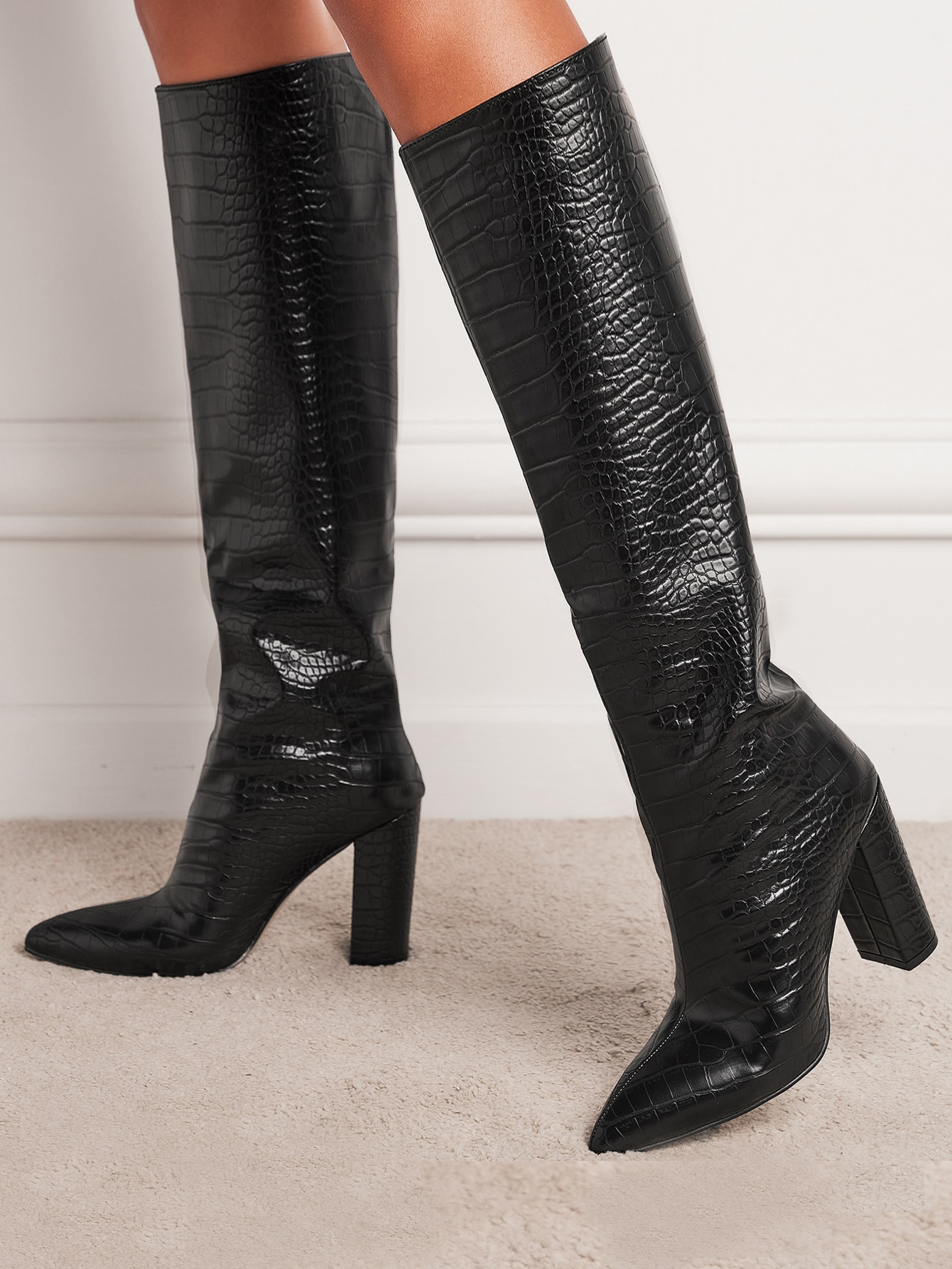 In Black Women Knee-High Boots