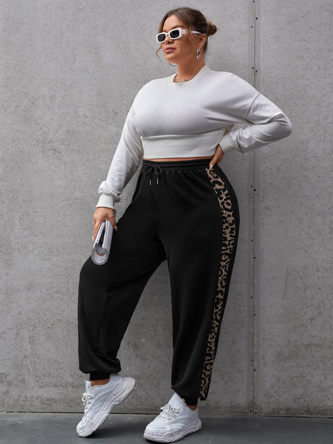 In Black Plus Size Sweatpants