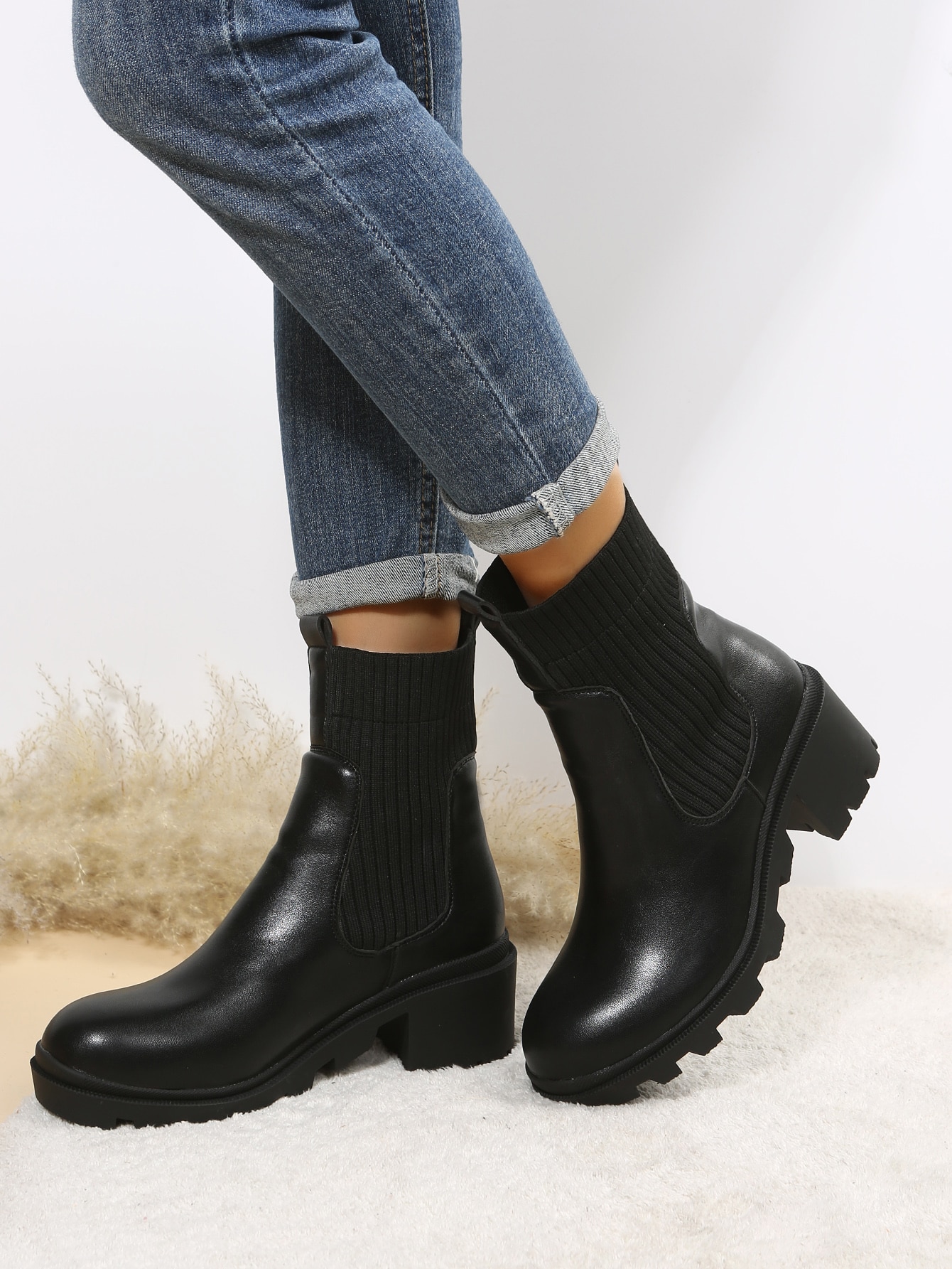 In Black Women Mid-Calf Boots