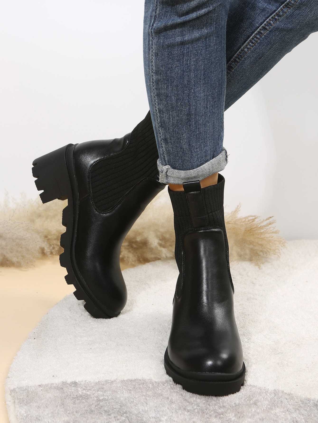 In Black Women Mid-Calf Boots