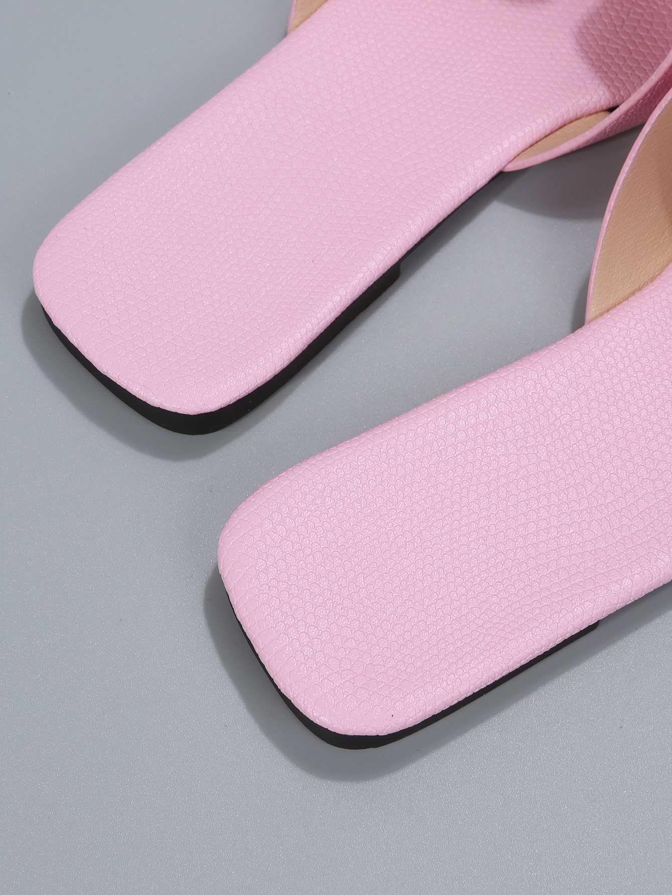 In Baby Pink Women Flat Sandals