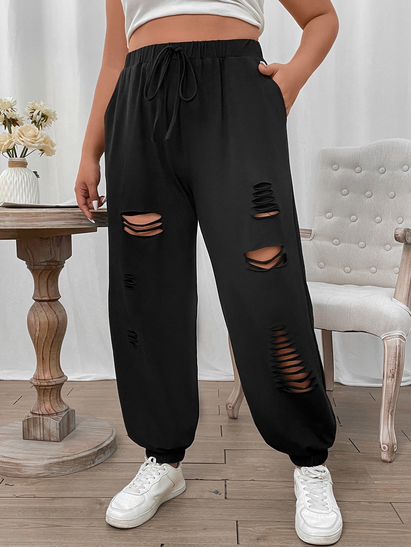 In Black Plus Size Sweatpants