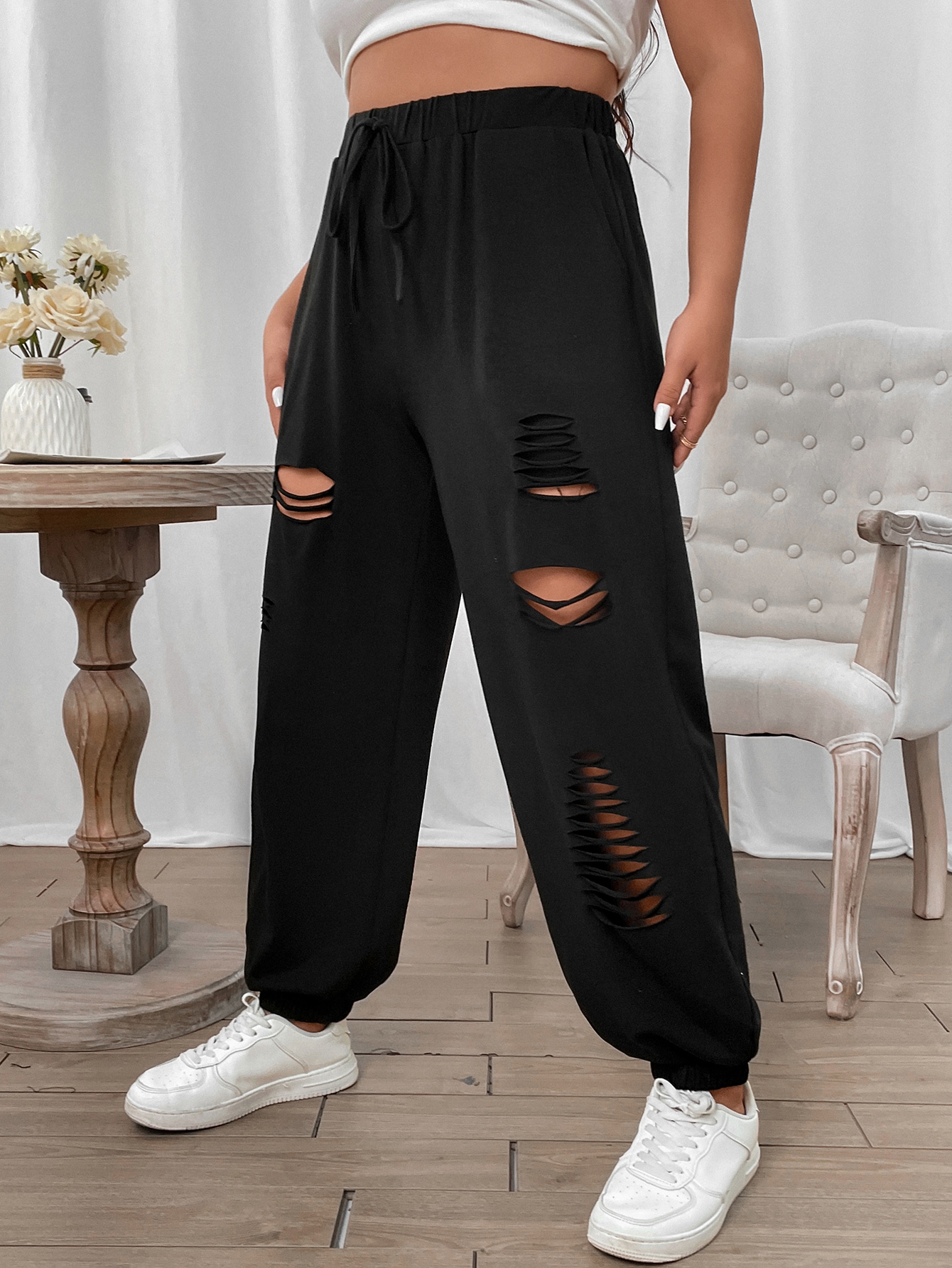 In Black Plus Size Sweatpants