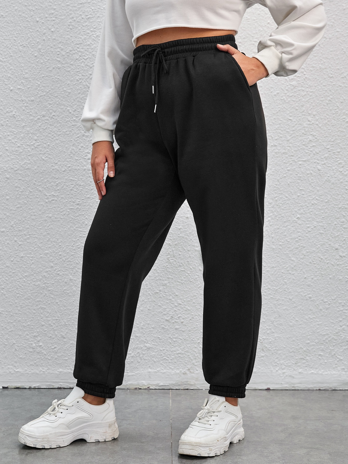 In Black Plus Size Sweatpants