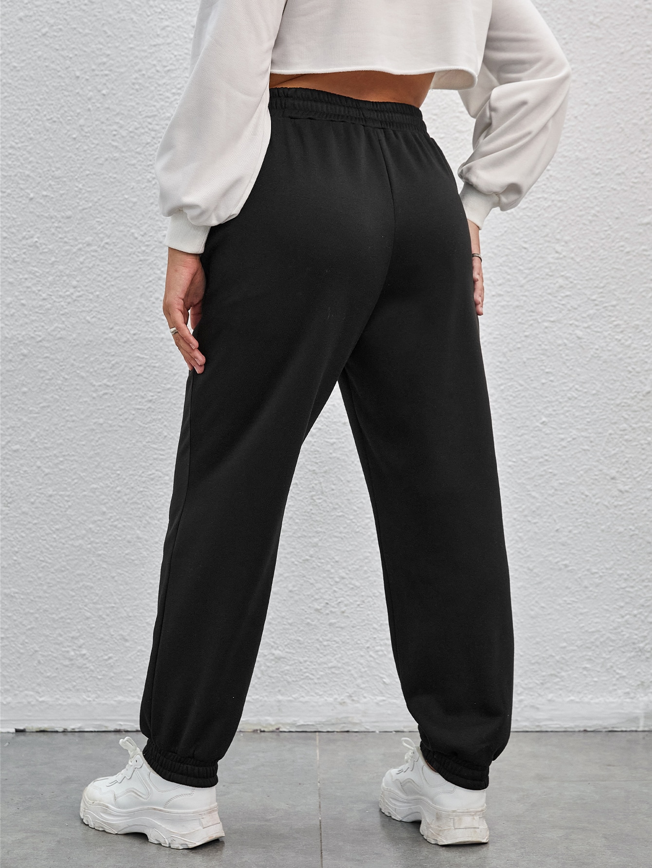 In Black Plus Size Sweatpants