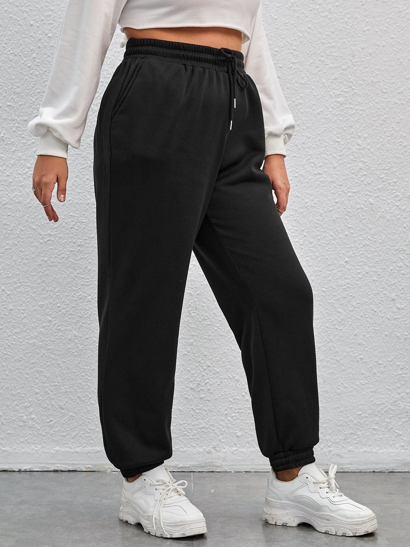 In Black Plus Size Sweatpants