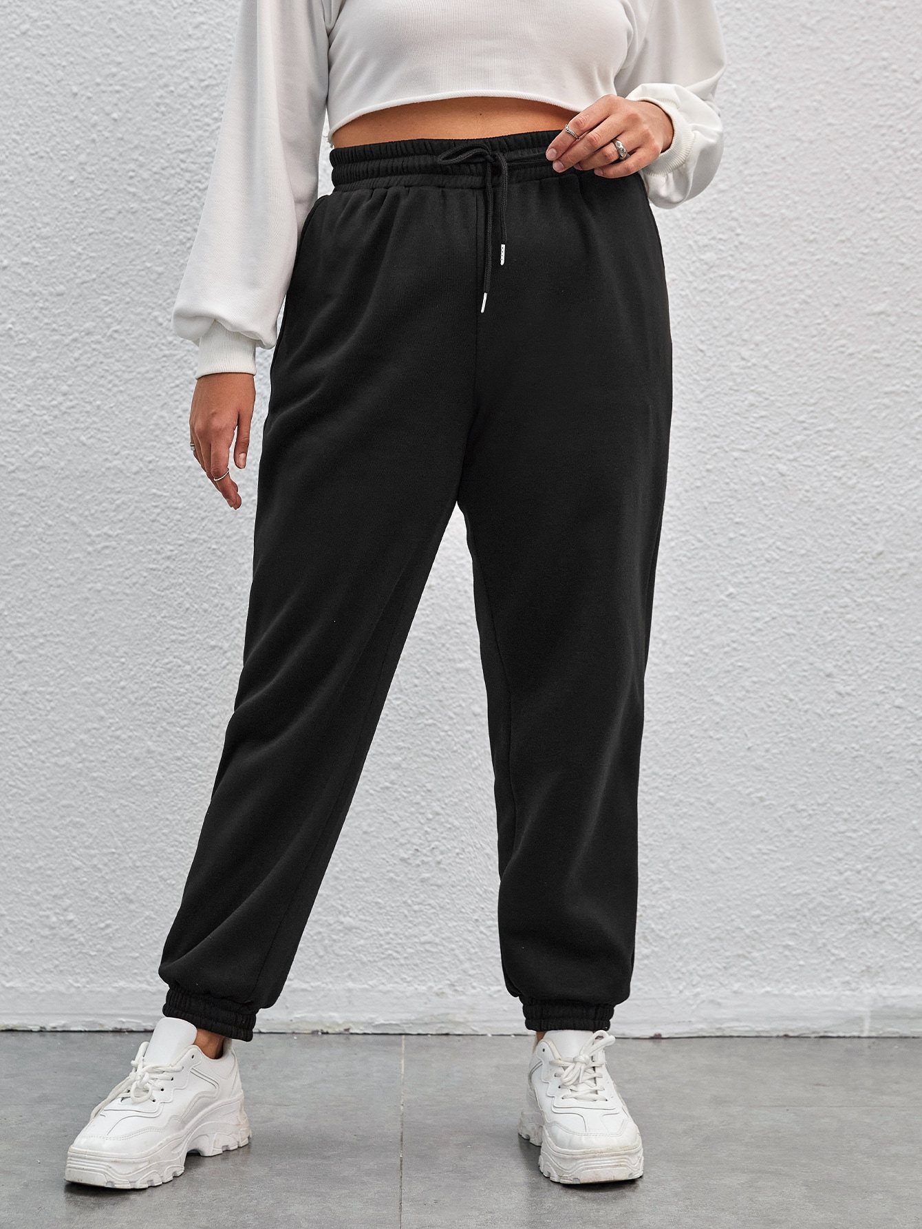 In Black Plus Size Sweatpants