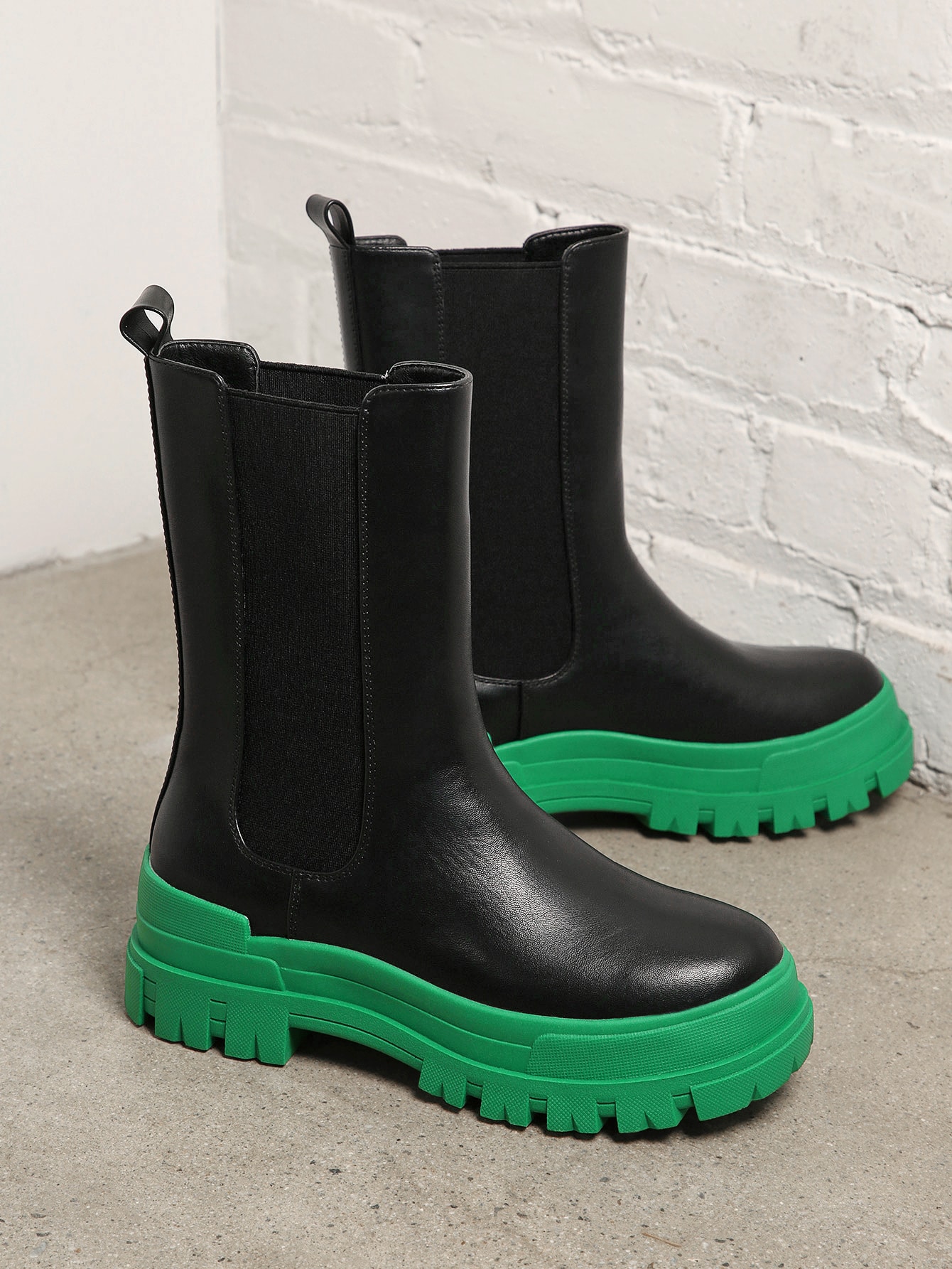 In Green Women Fashion Boots