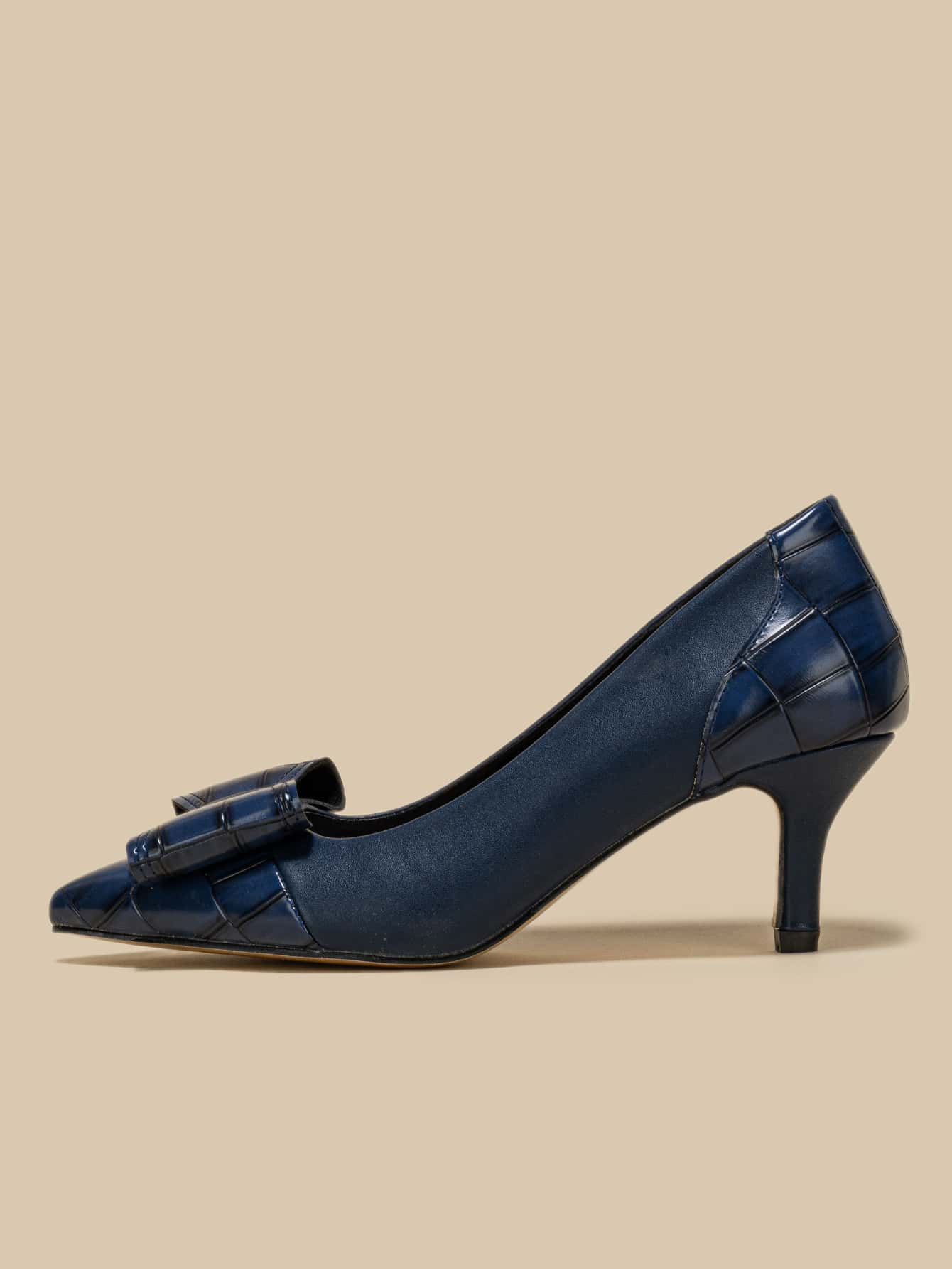 In Navy Blue Women Pumps