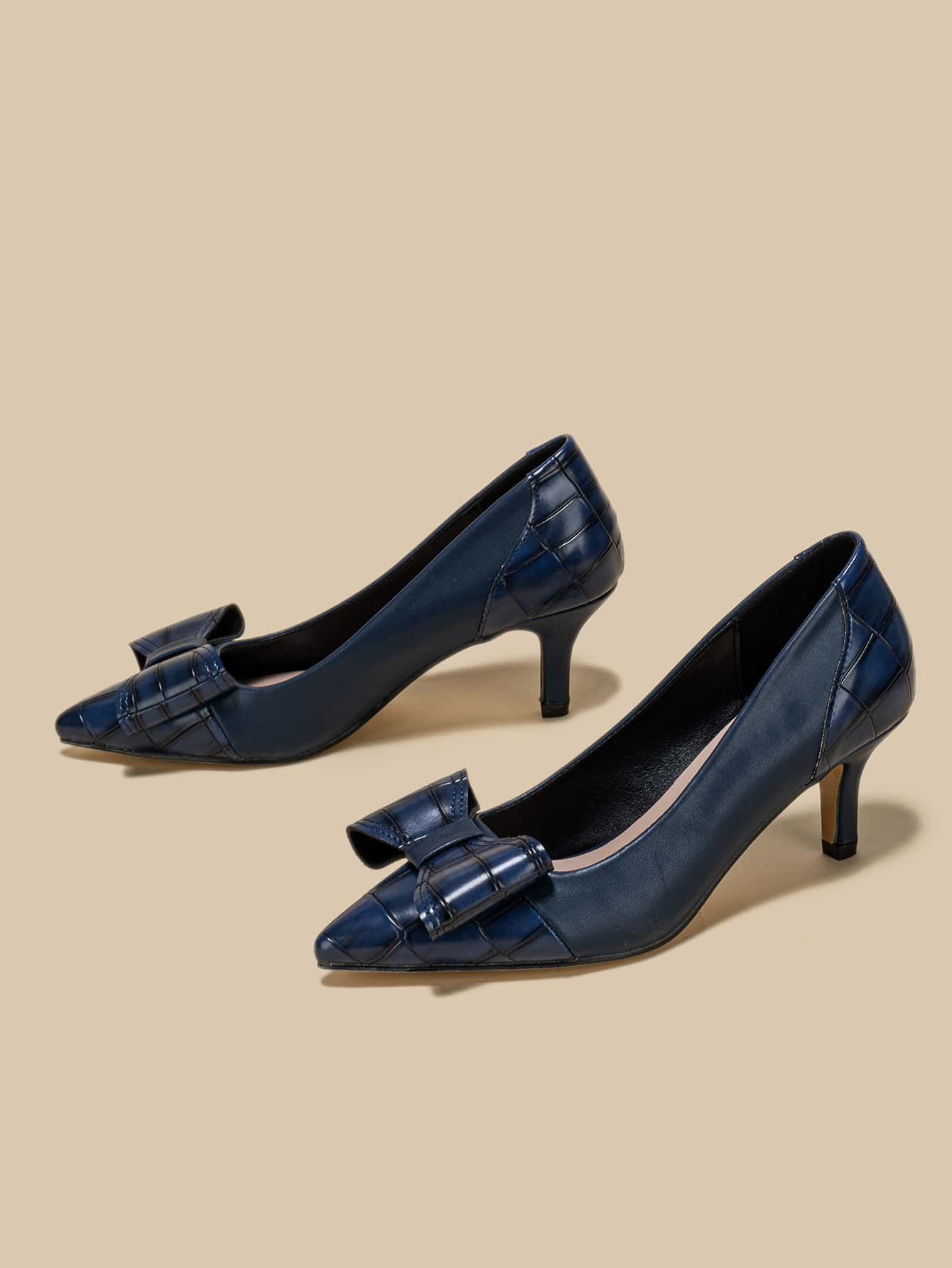 In Navy Blue Women Pumps