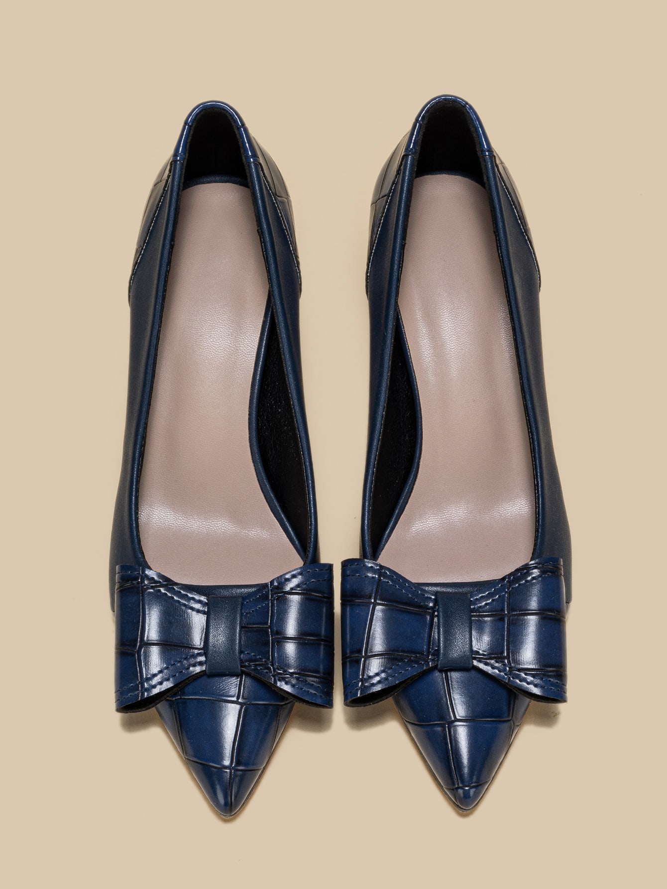 In Navy Blue Women Pumps