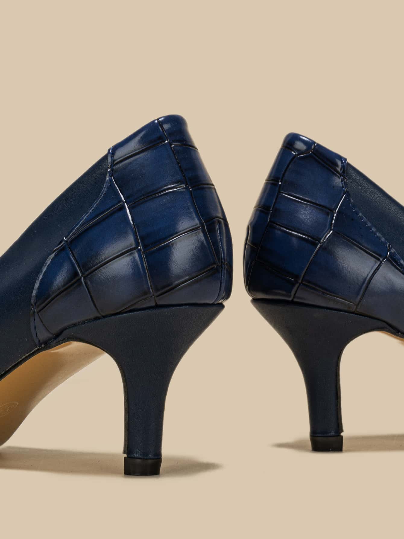 In Navy Blue Women Pumps