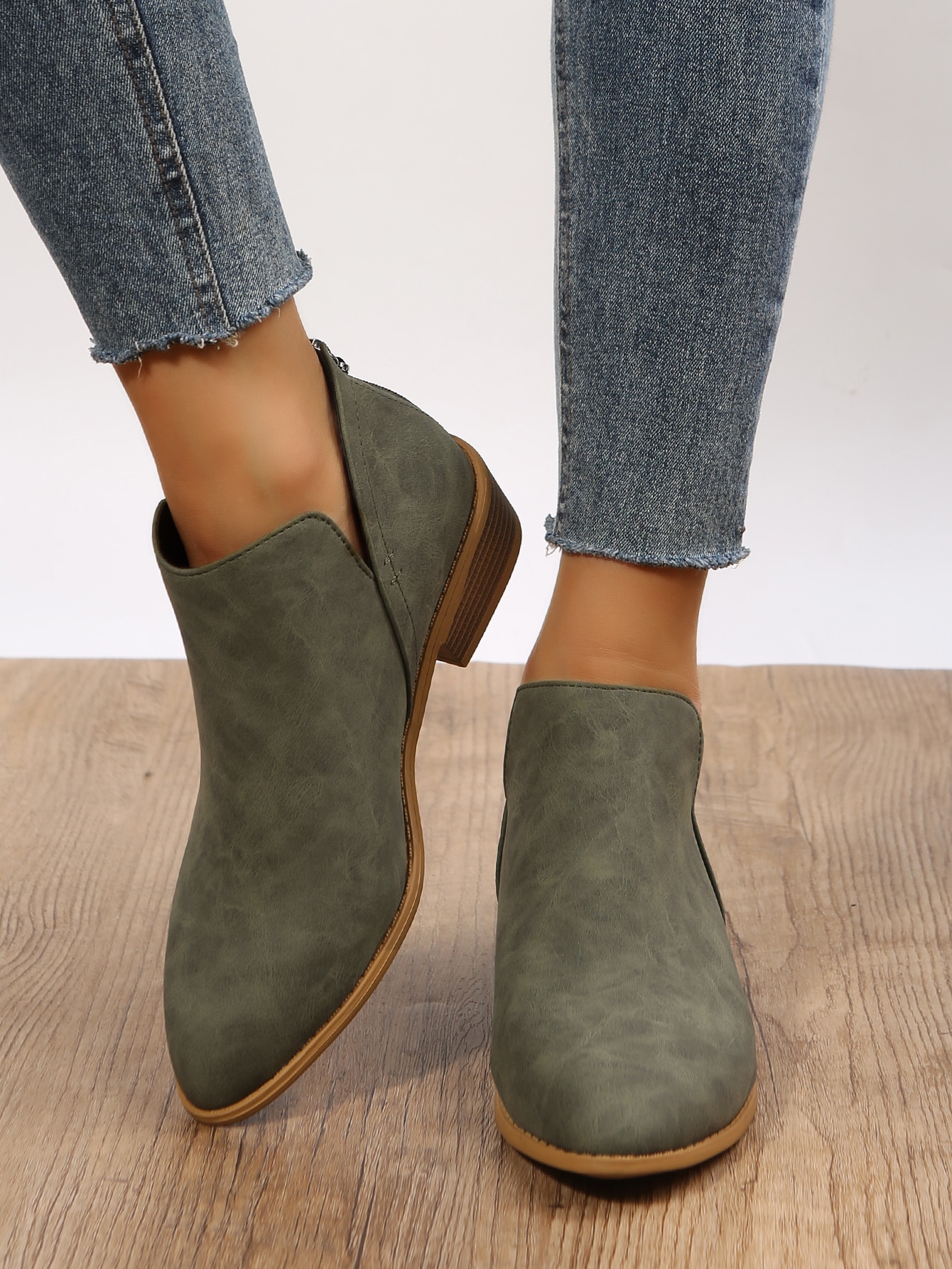 In Green Women Fashion Boots