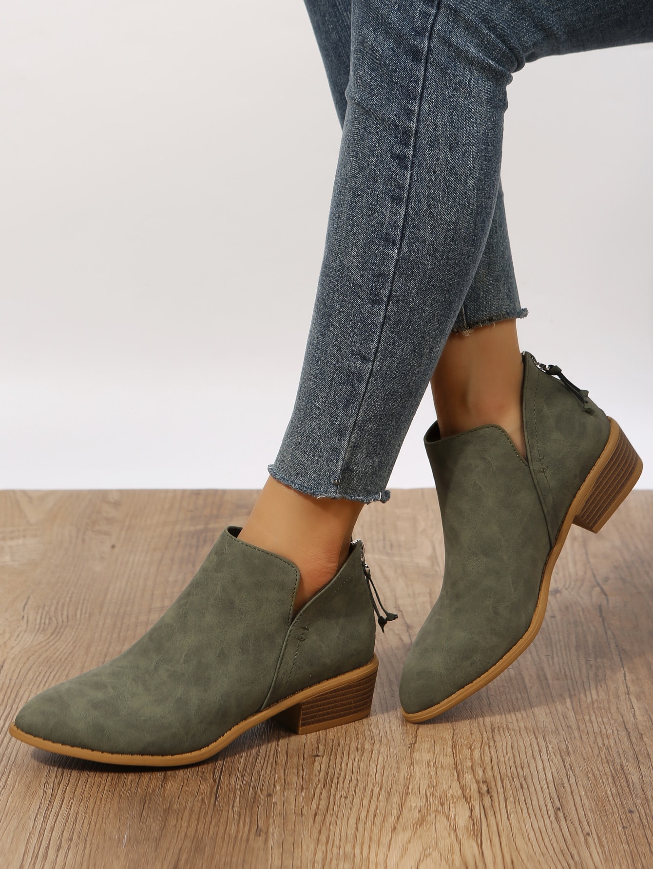 In Green Women Fashion Boots