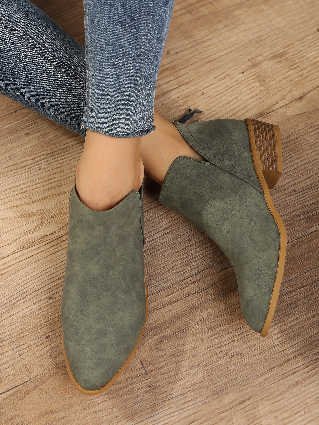 In Green Women Fashion Boots