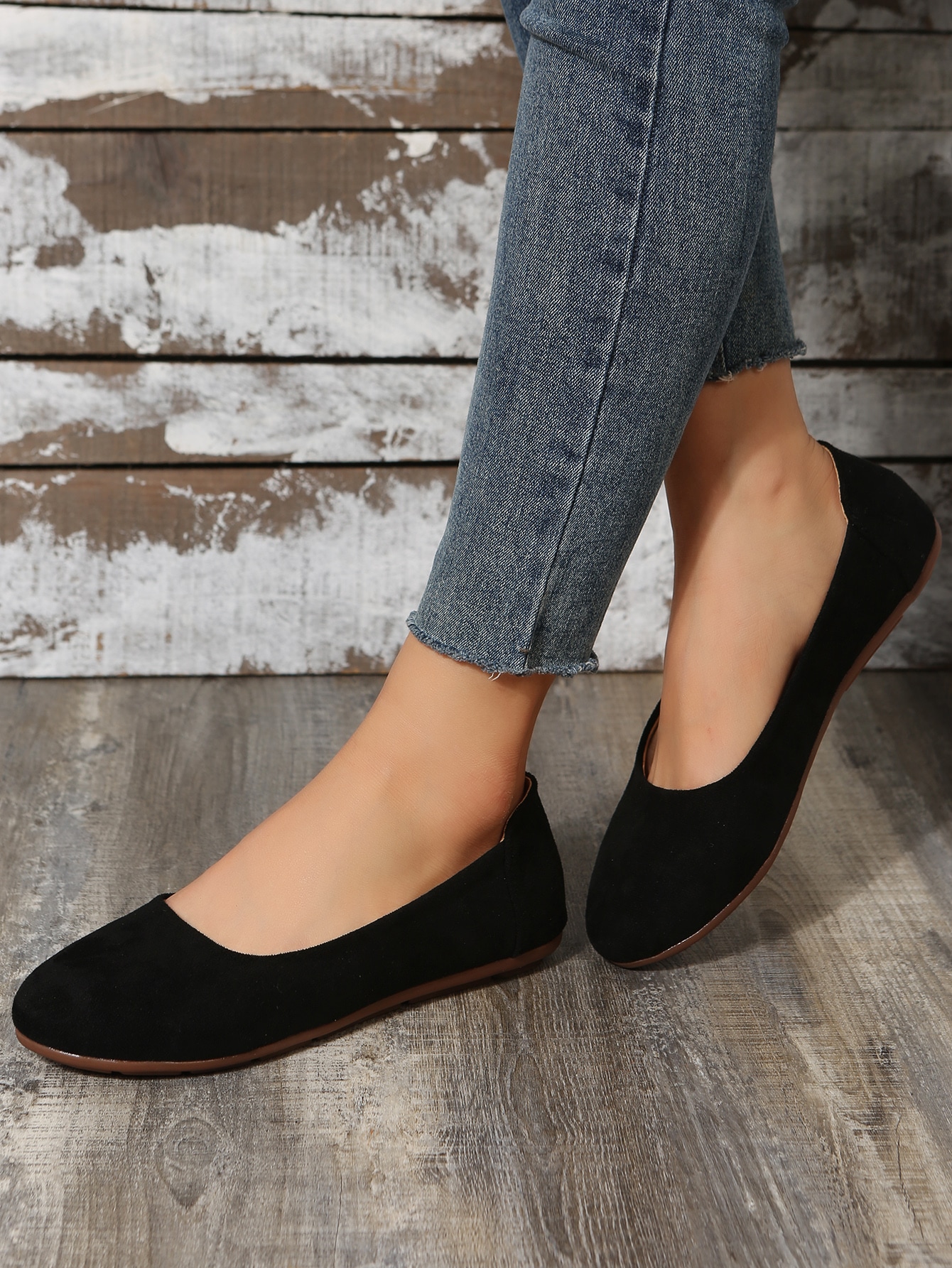 In Black Women Flats