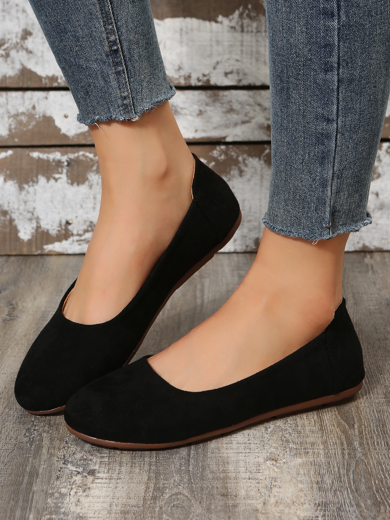 In Black Women Flats