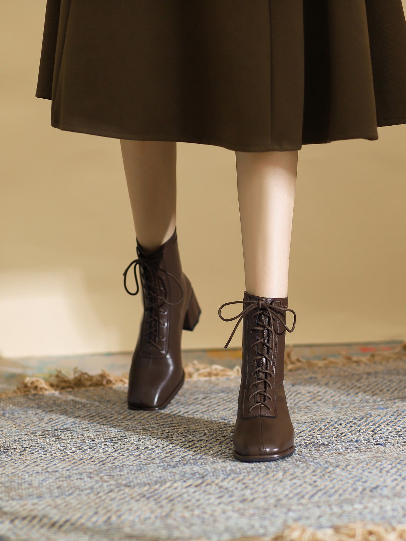 In Brown Women Mid-Calf Boots