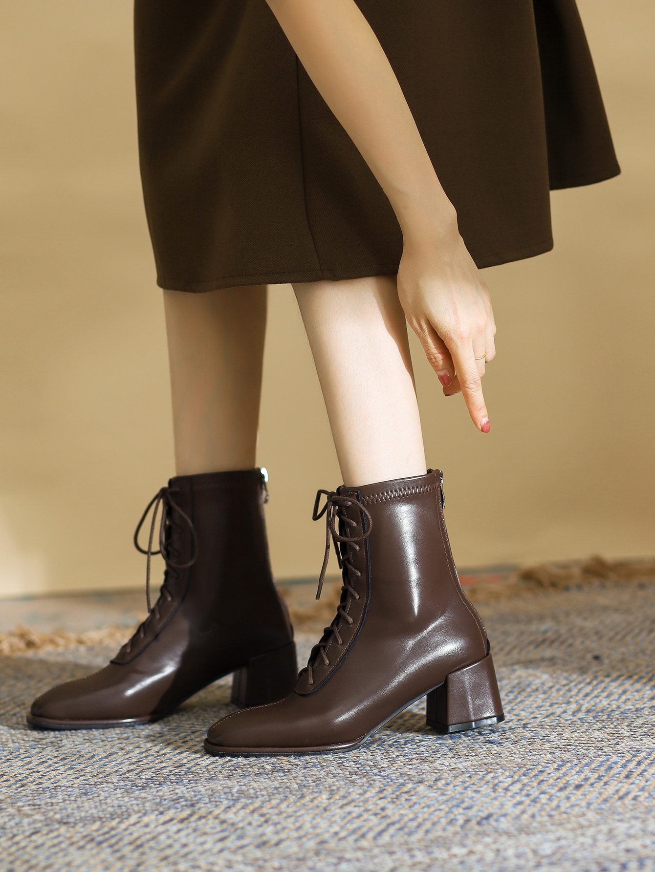 In Brown Women Mid-Calf Boots