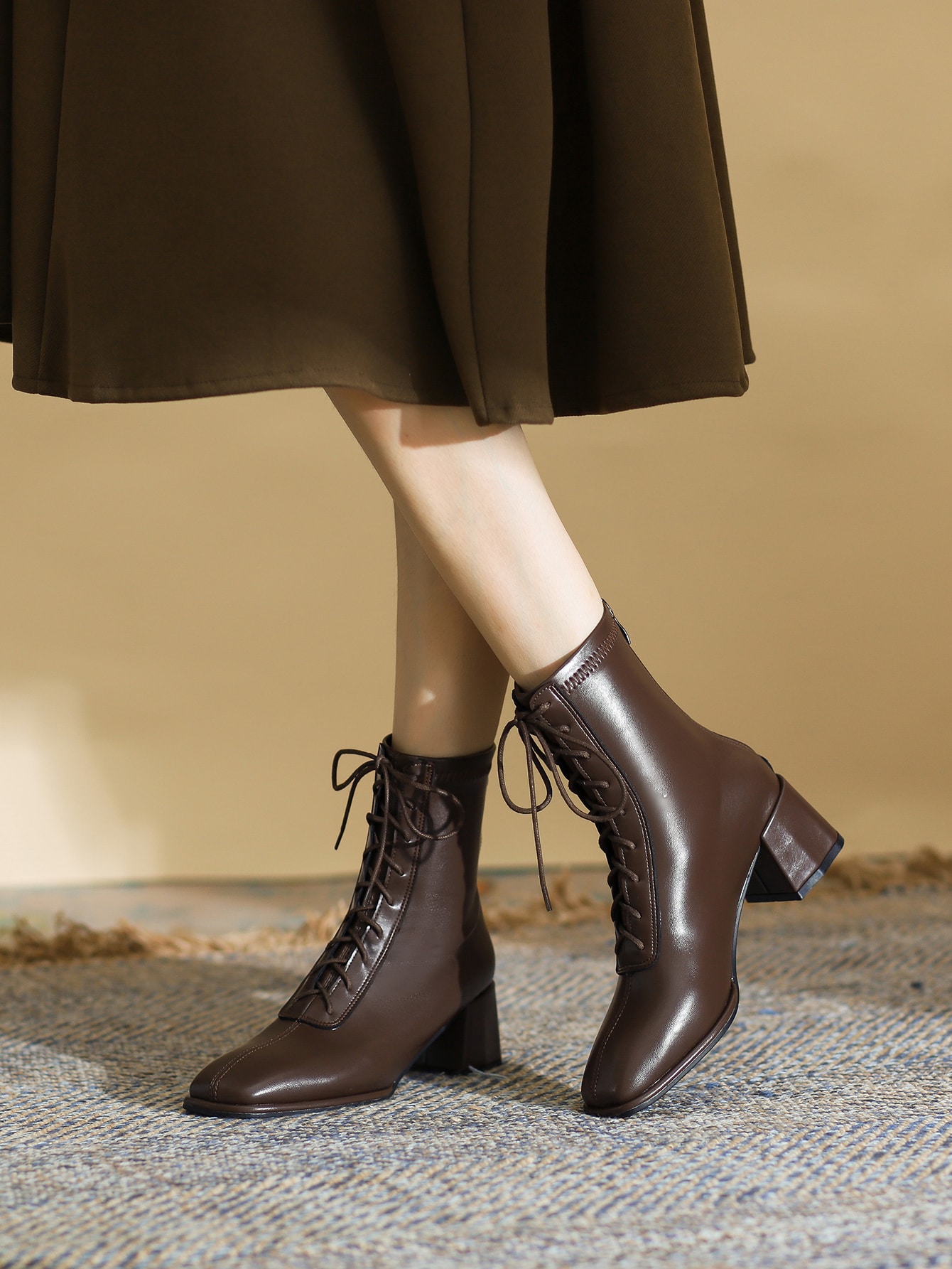 In Brown Women Mid-Calf Boots