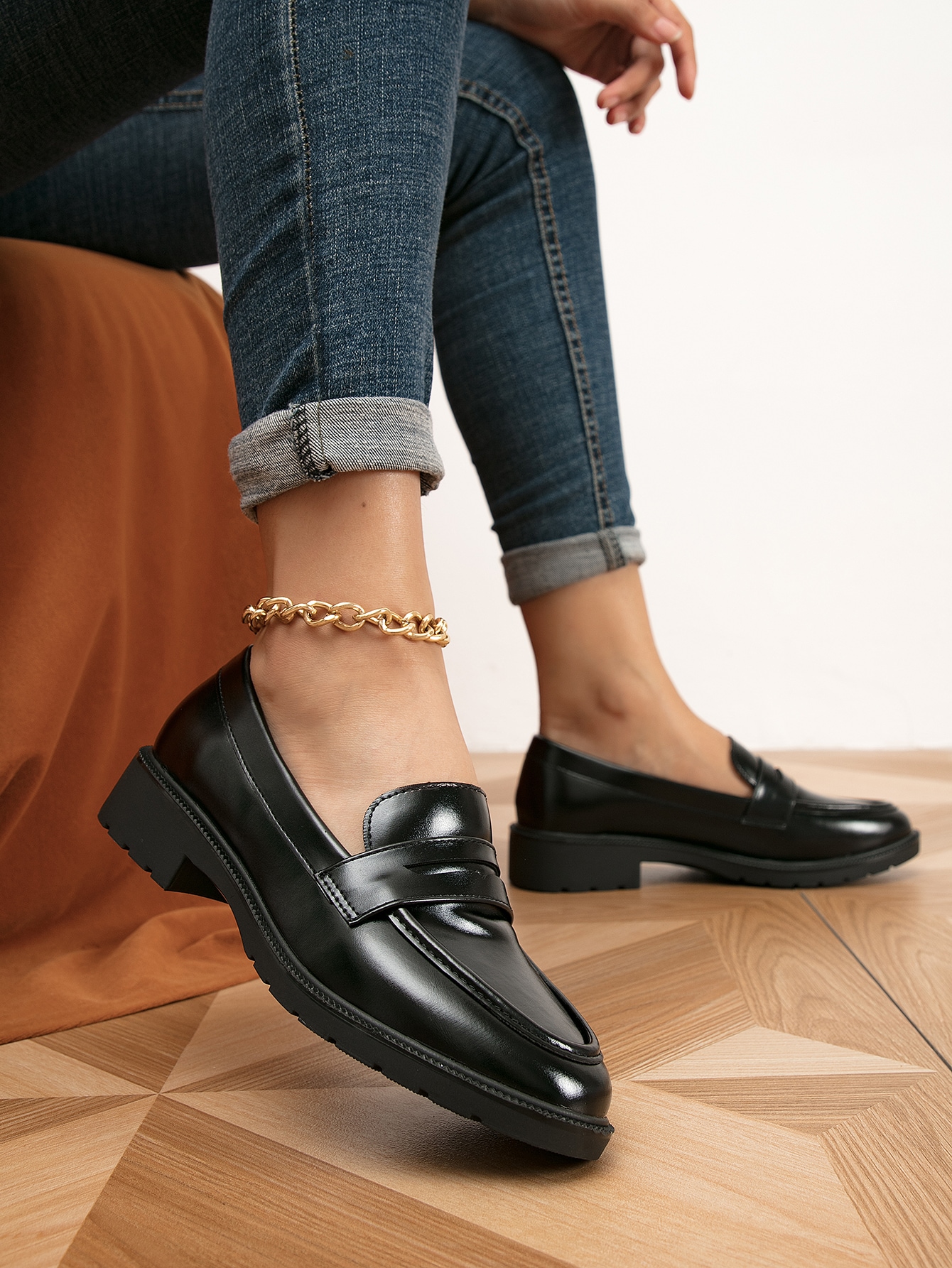 In Black Women Flats