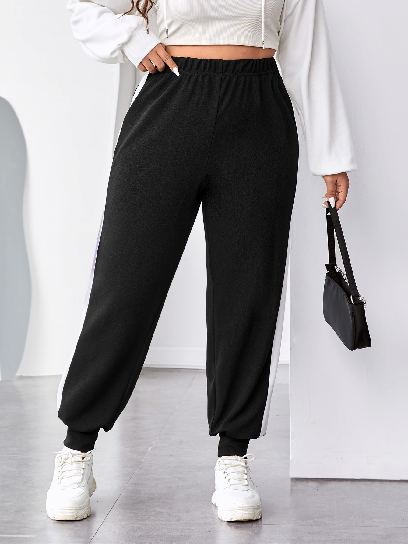 In Black Plus Size Sweatpants