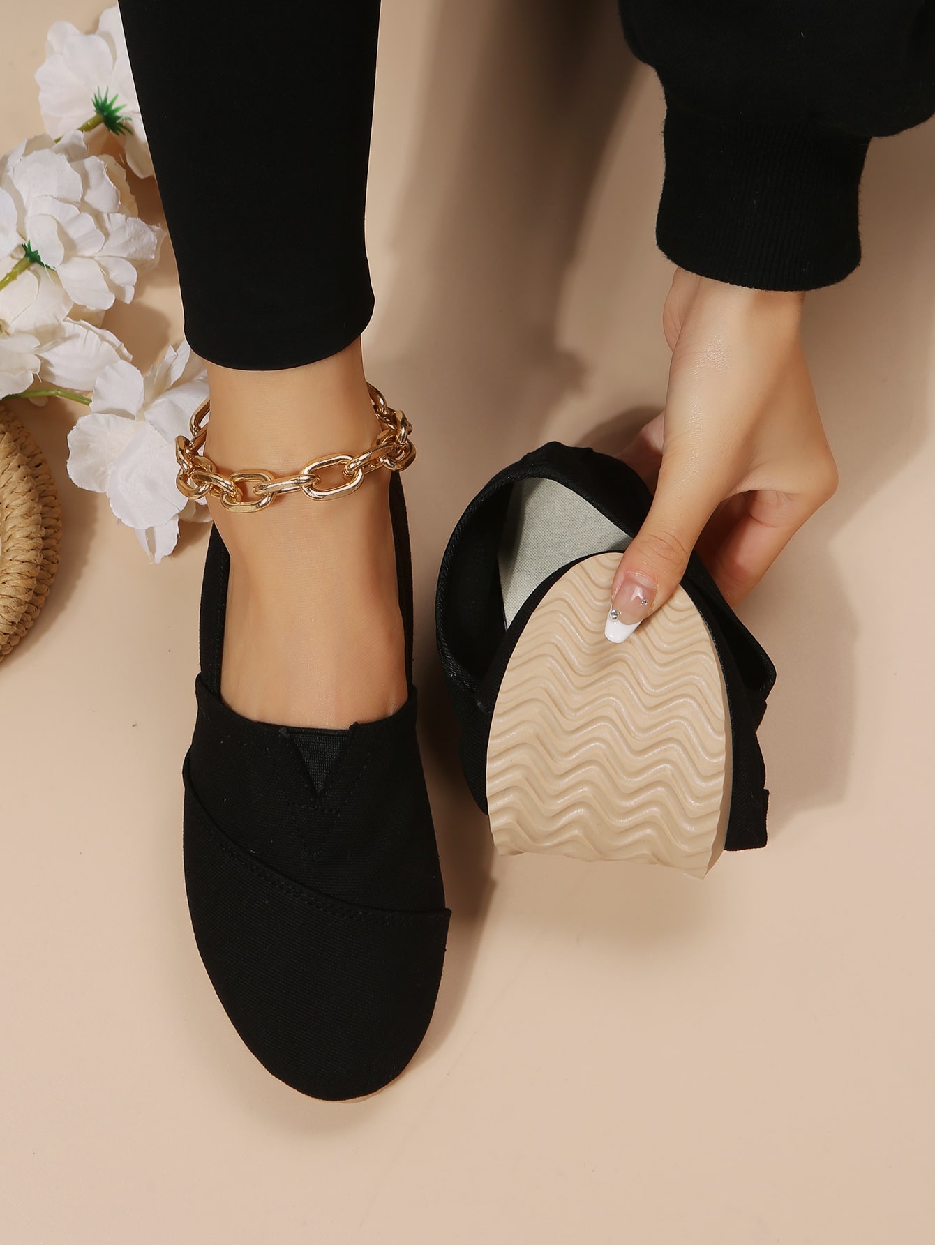 In Black Women Flats