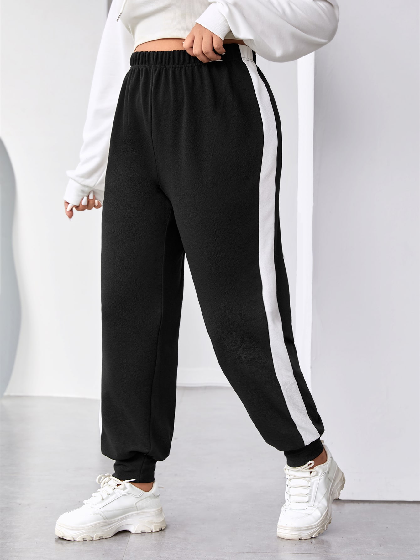 In Black Plus Size Sweatpants