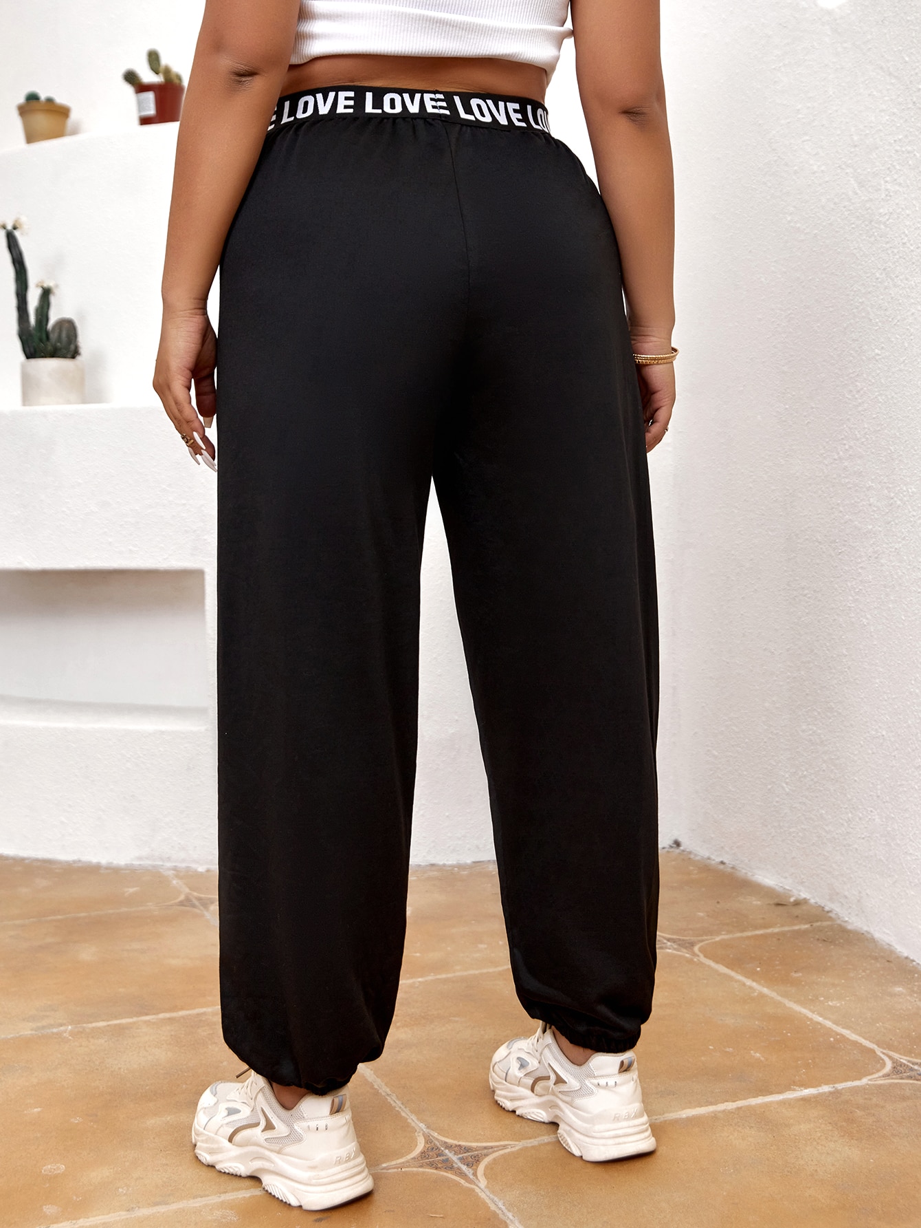 In Black Plus Size Sweatpants