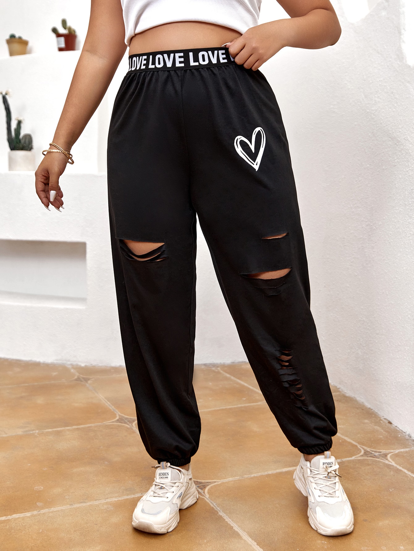 In Black Plus Size Sweatpants