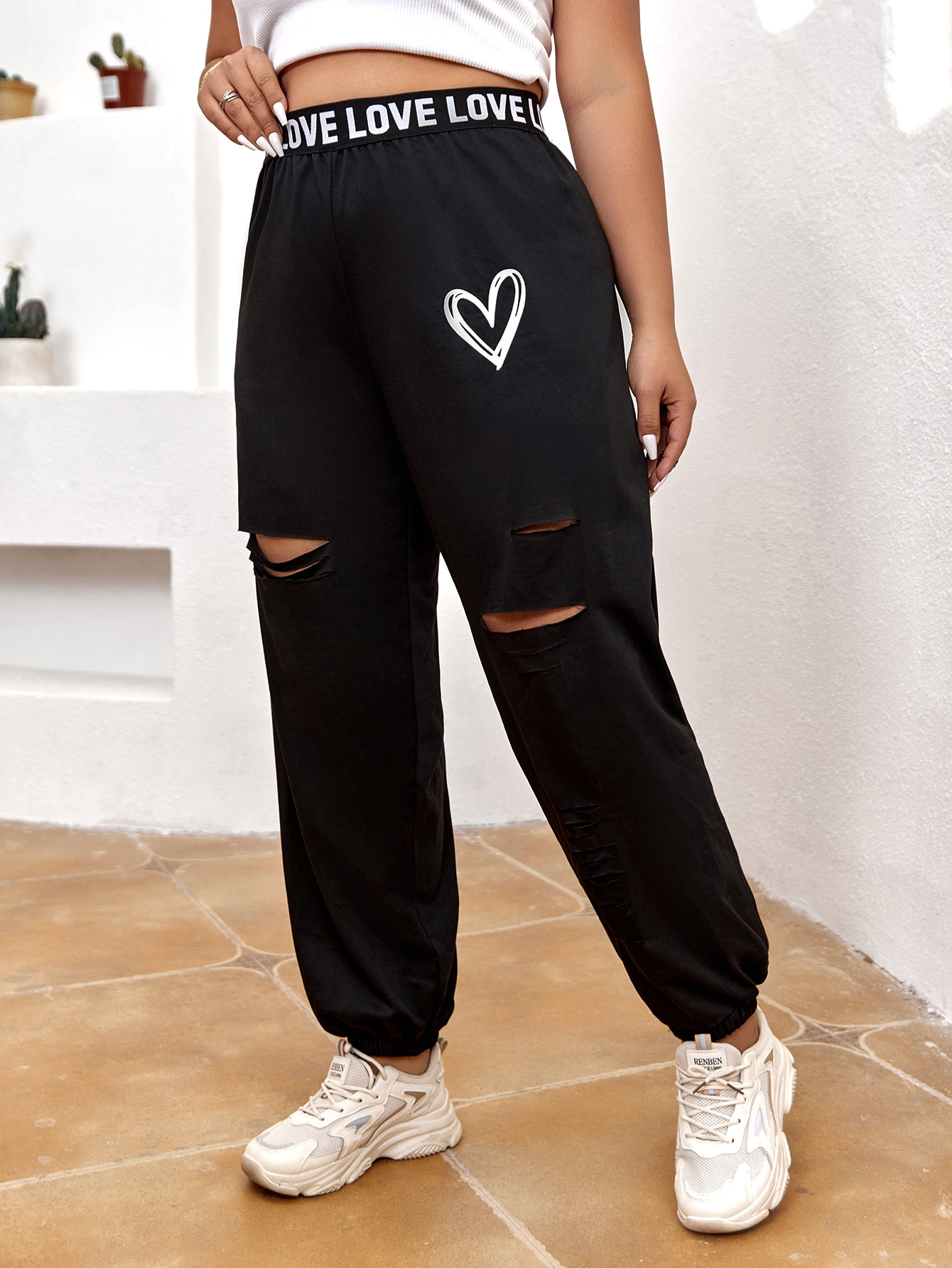 In Black Plus Size Sweatpants