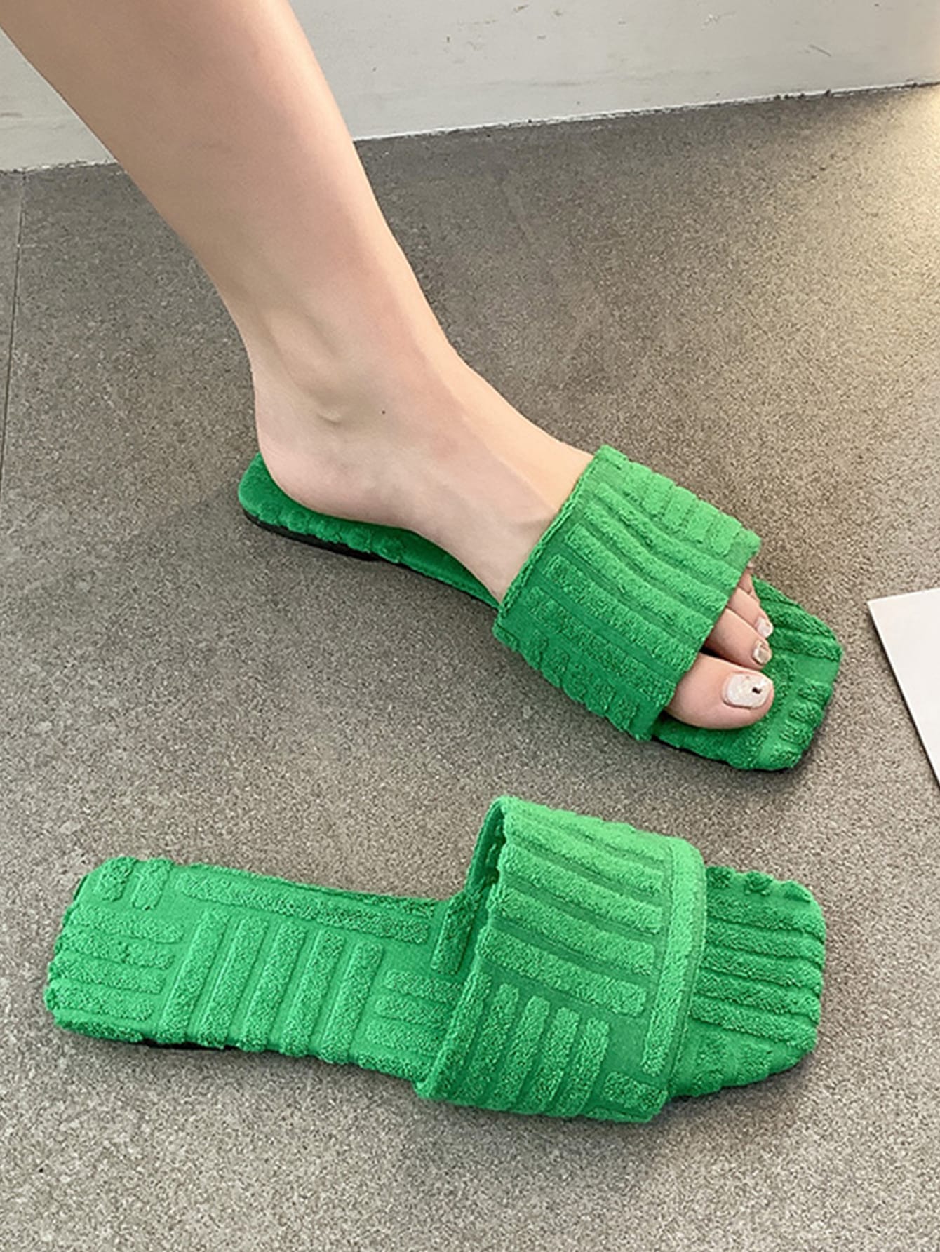 In Green Women Flat Sandals