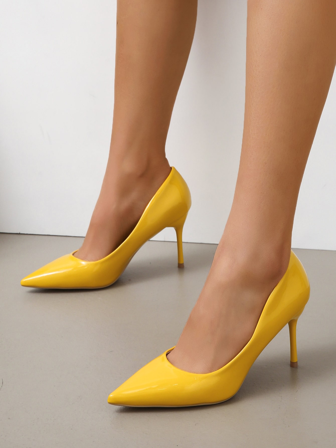 In Yellow Women Pumps