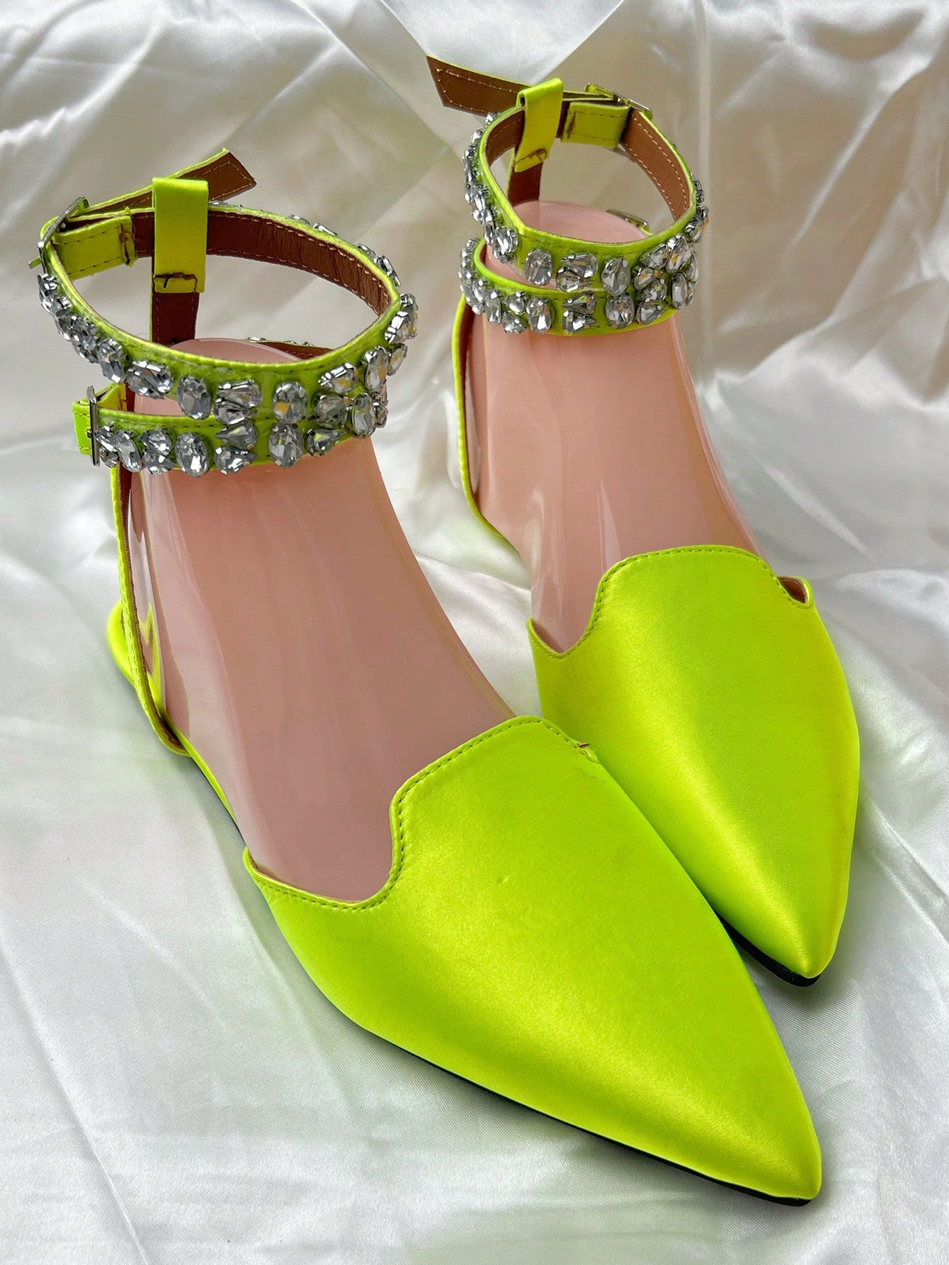 In Green Women Flats