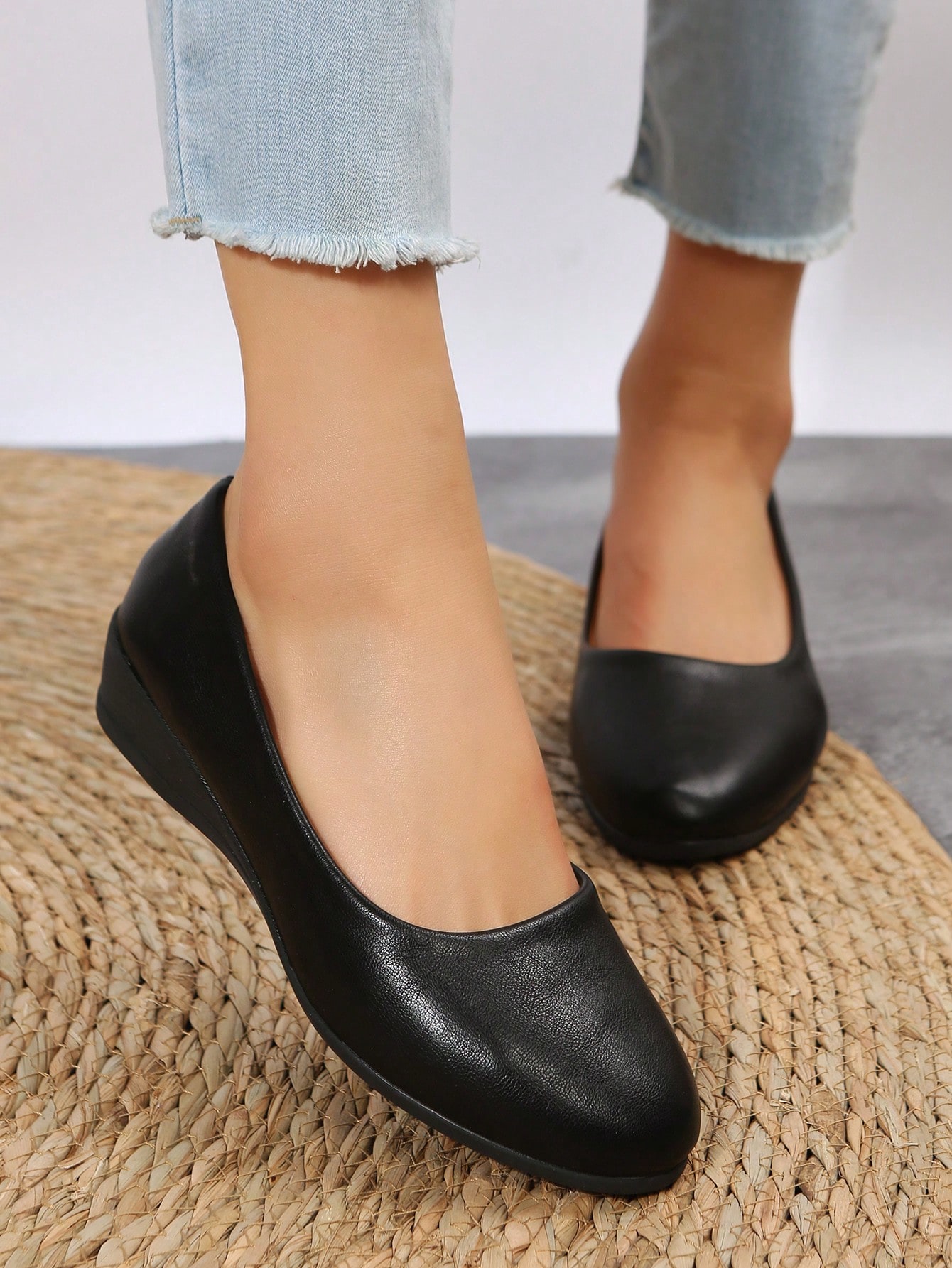 Women Flats Below $8.99