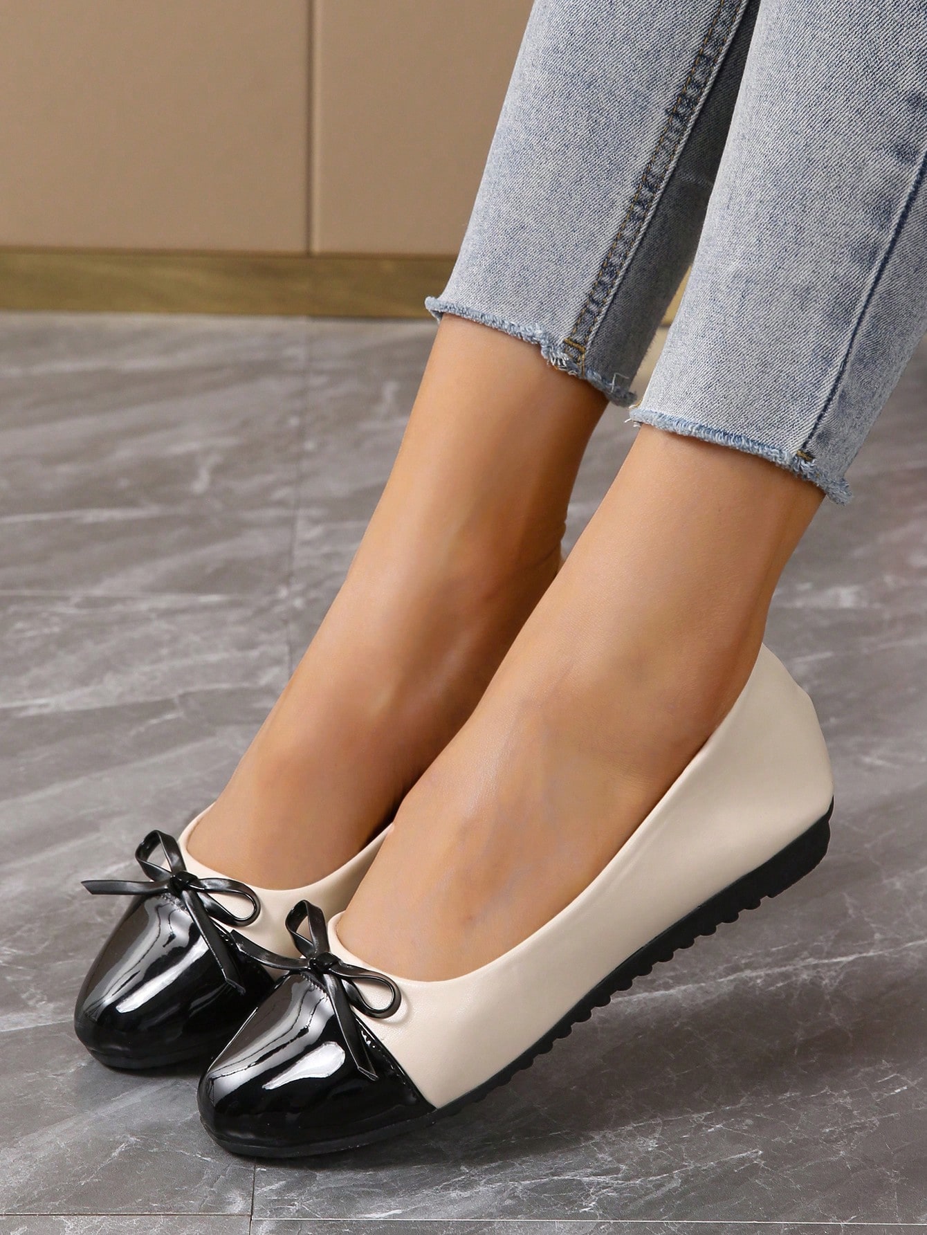 In Black and White Women Flats