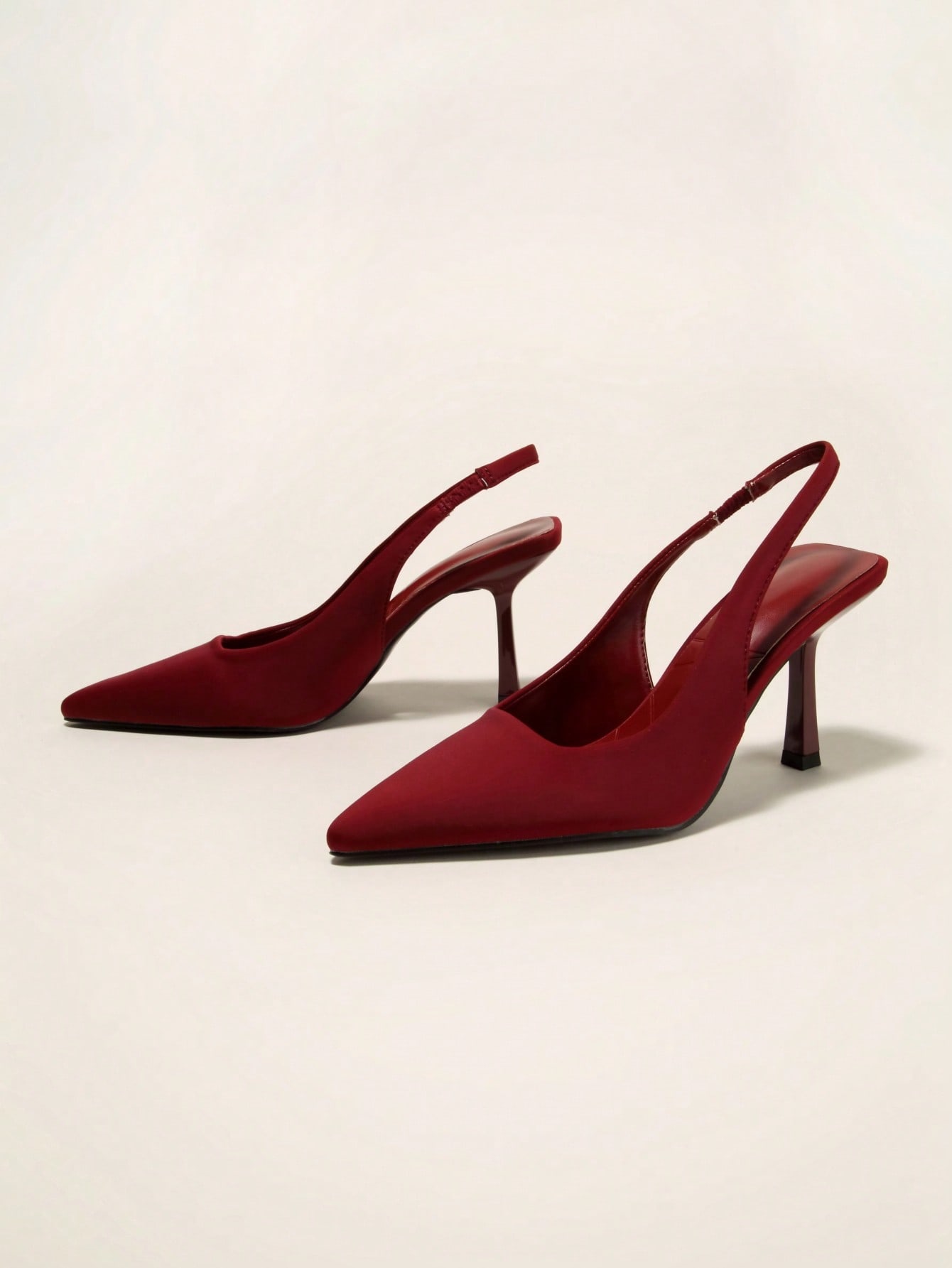 In Burgundy Women Pumps