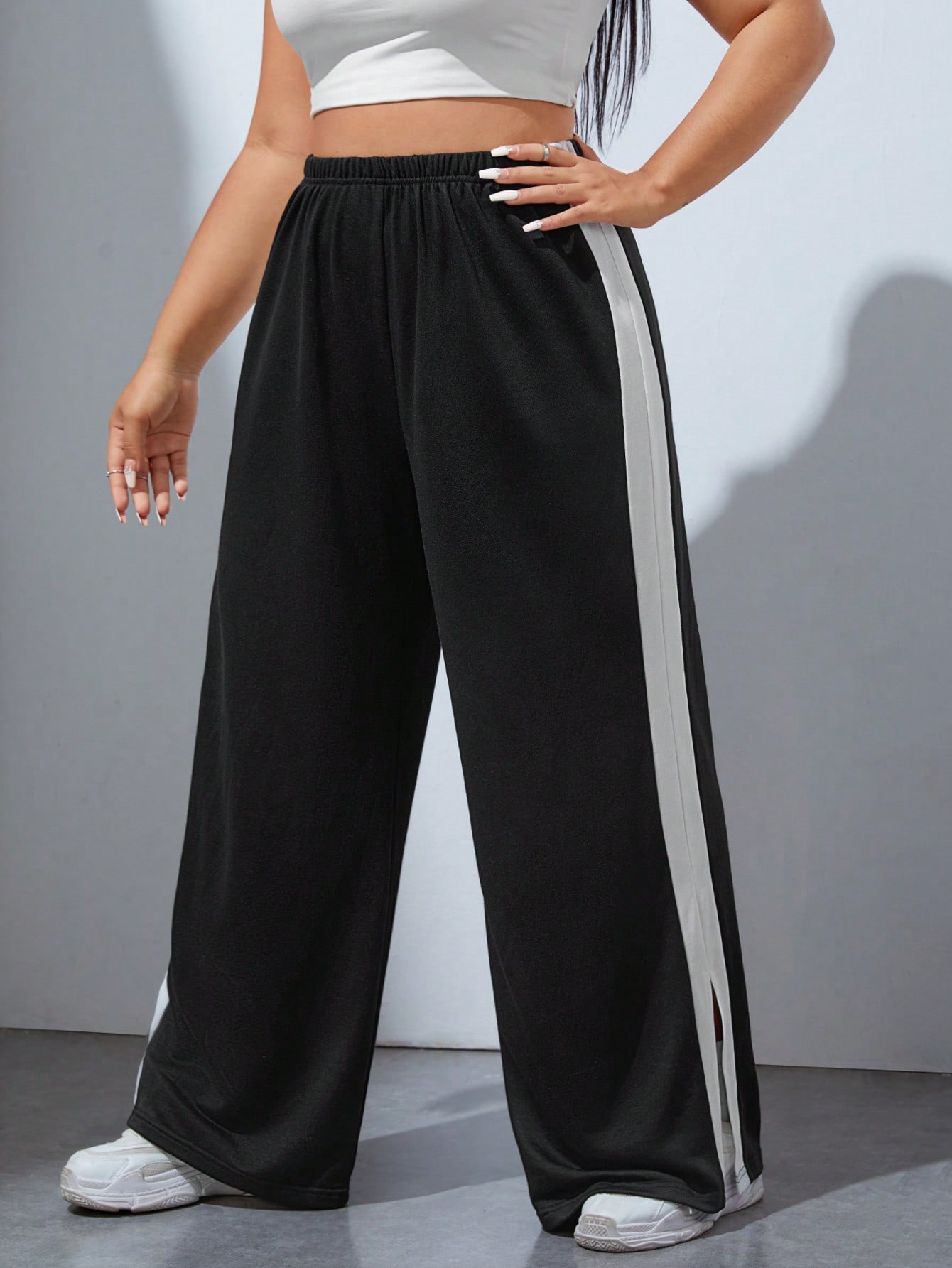 In Black Plus Size Sweatpants