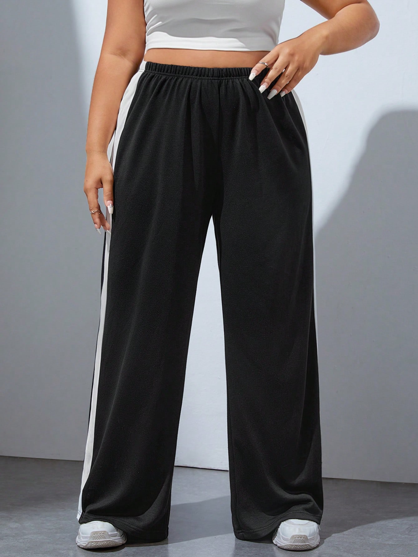 In Black Plus Size Sweatpants